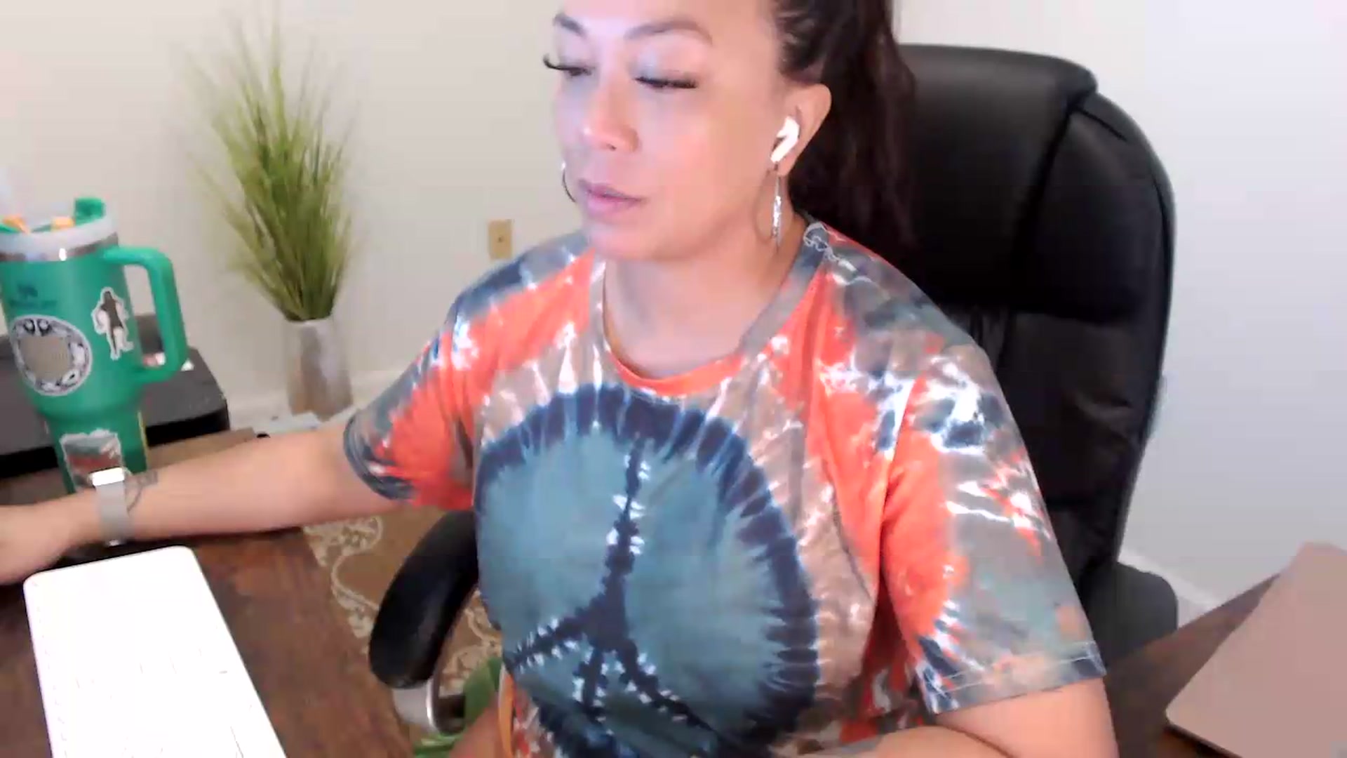 Gallery image thumbnail from MickaylaStar's myfreecams stream on, 06/30/2026, 15:15 image 11 of 20
