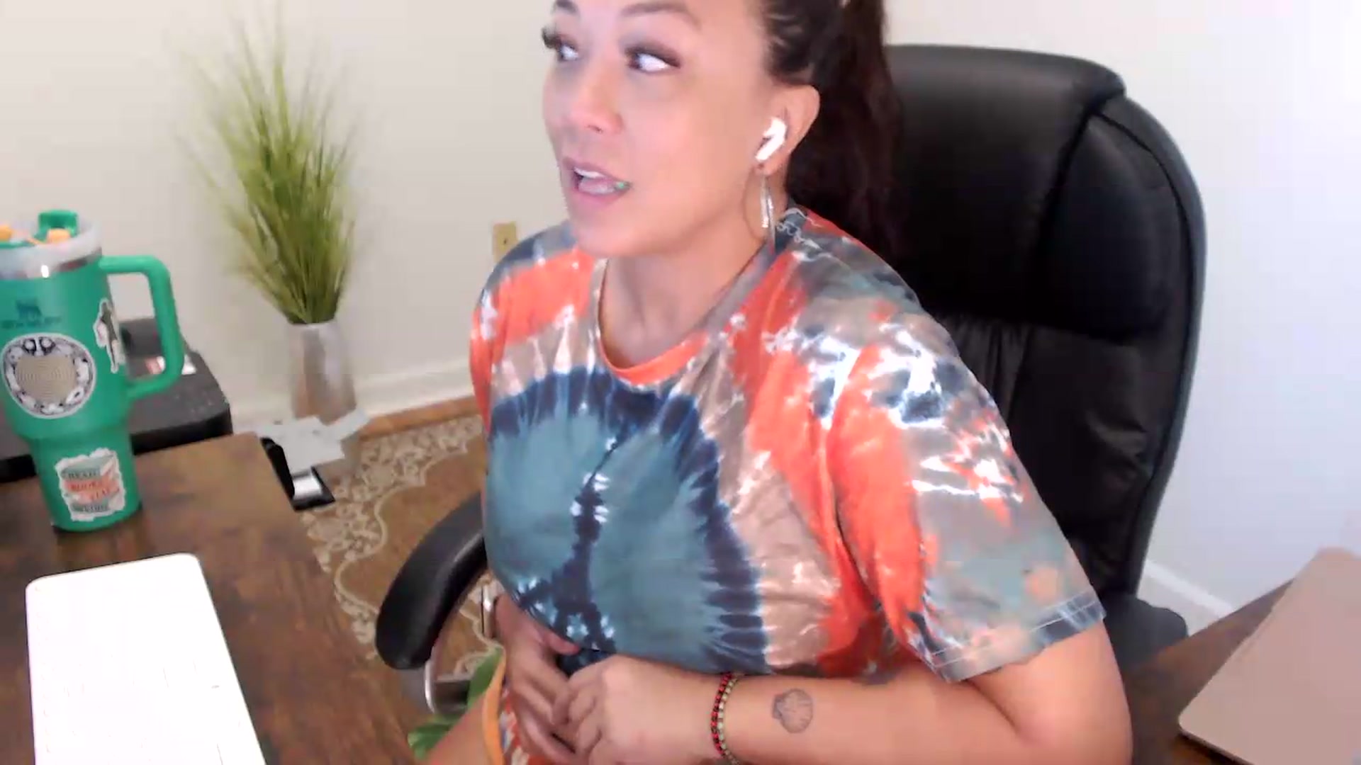 Gallery image thumbnail from MickaylaStar's myfreecams stream on, 06/30/2026, 15:15 image 4 of 20