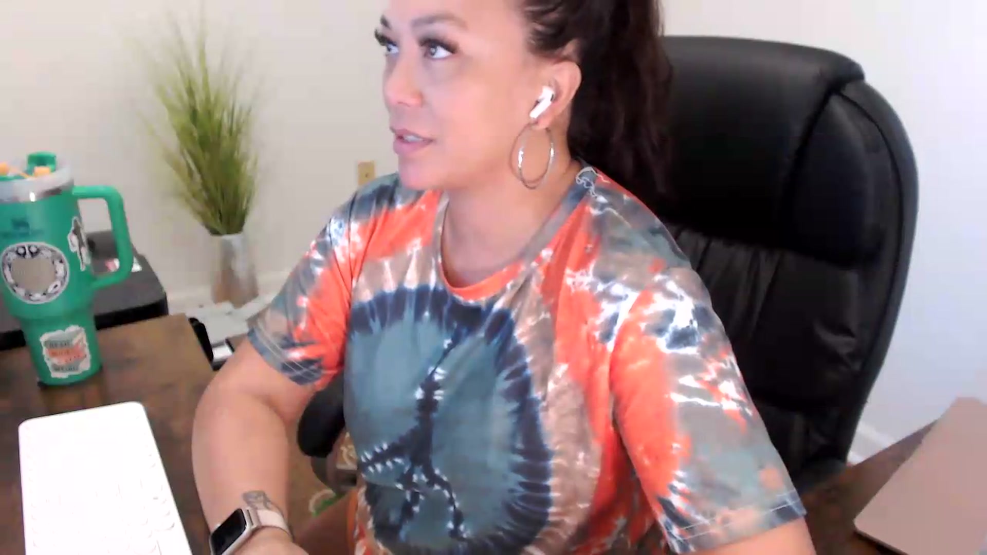 Gallery image thumbnail from MickaylaStar's myfreecams stream on, 06/30/2026, 15:15 image 3 of 20