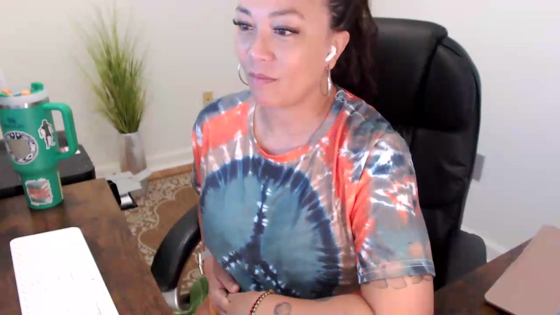 Gallery image thumbnail from MickaylaStar's myfreecams stream on, 06/30/2026, 15:15 image 15 of 20