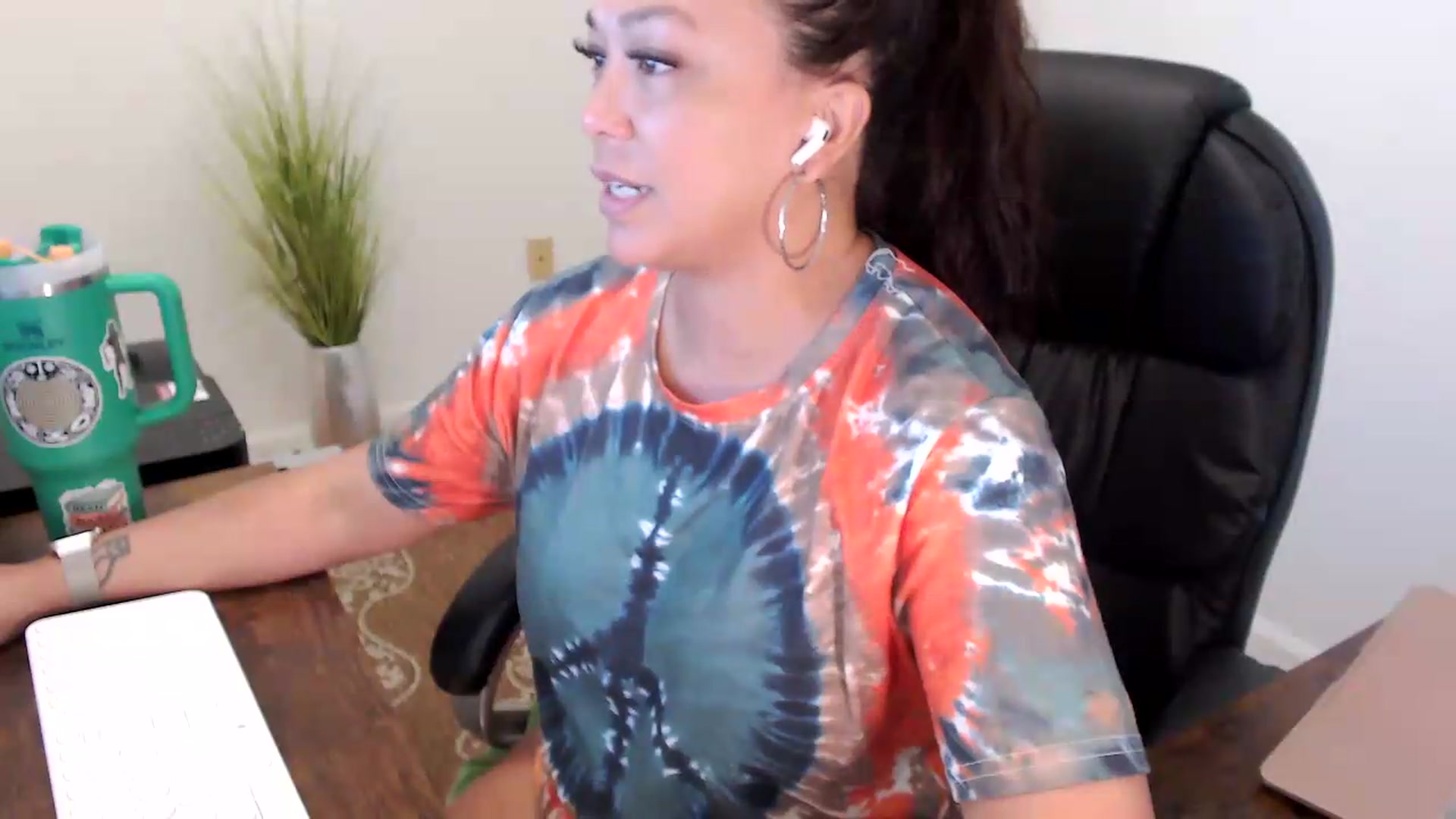 Gallery image thumbnail from MickaylaStar's myfreecams stream on, 06/30/2026, 15:15 image 10 of 20