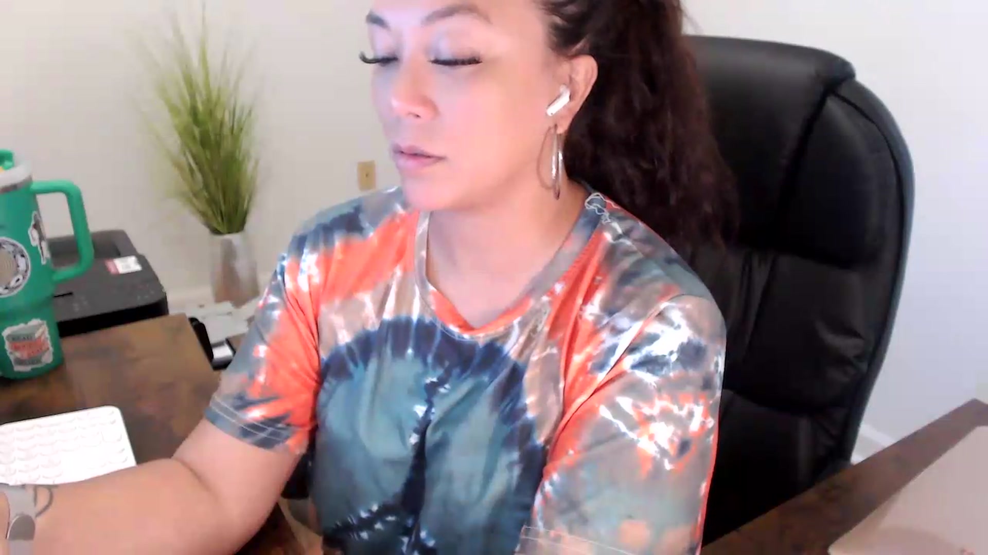 Gallery image thumbnail from MickaylaStar's myfreecams stream on, 06/30/2026, 16:49 image 15 of 20