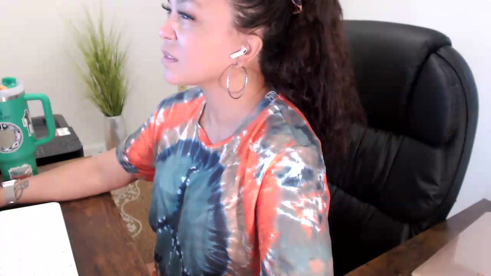 Gallery image thumbnail from MickaylaStar's myfreecams stream on, 06/30/2026, 16:49 image 19 of 20