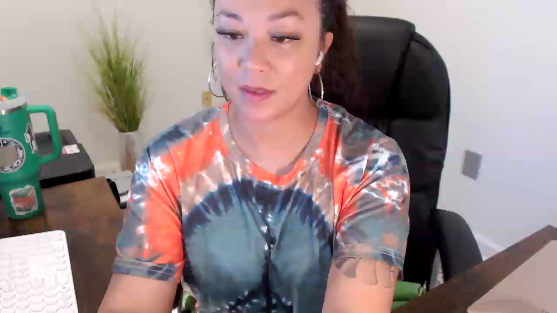 Gallery image thumbnail from MickaylaStar's myfreecams stream on, 06/30/2026, 17:30 image 11 of 20
