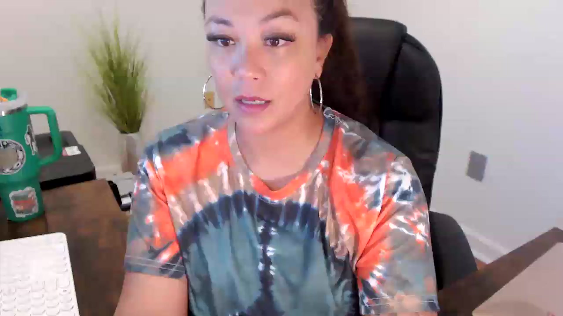 Gallery image thumbnail from MickaylaStar's myfreecams stream on, 06/30/2026, 17:30 image 1 of 20