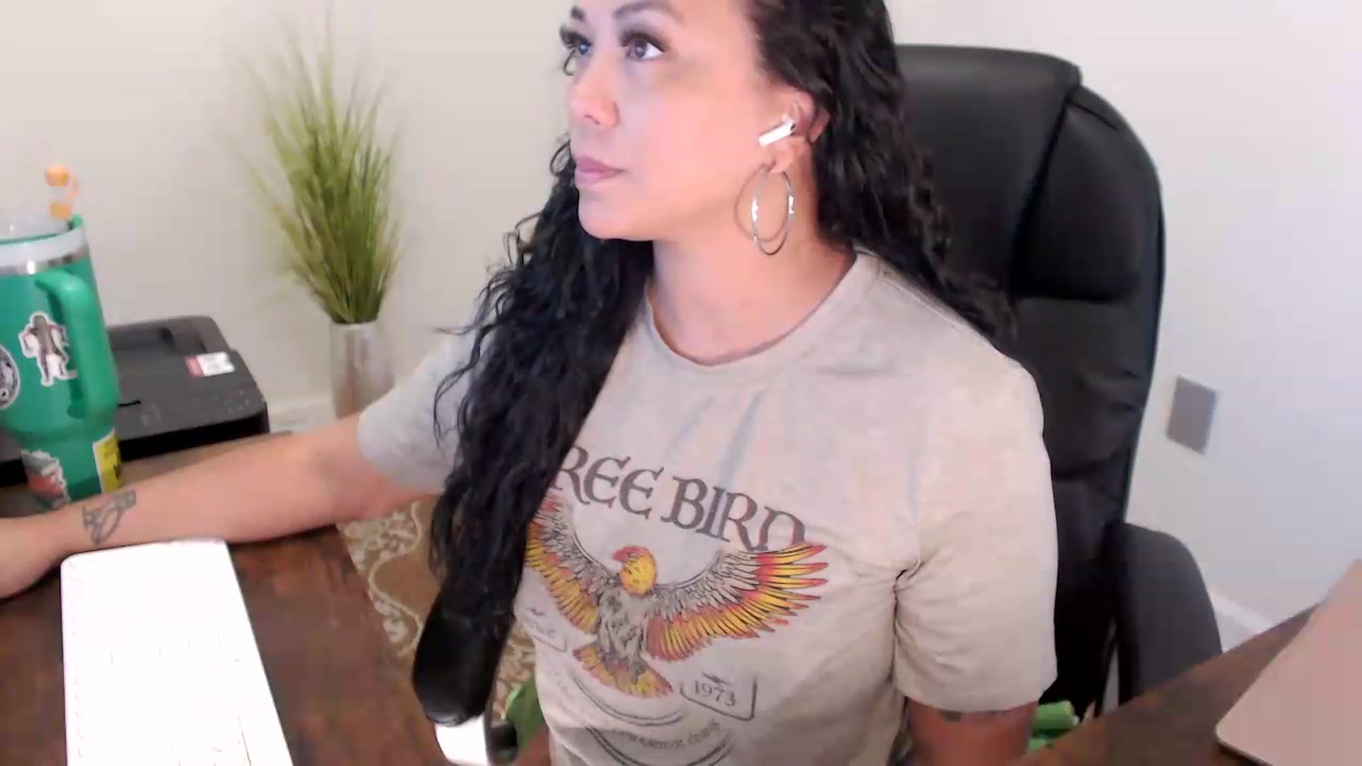Gallery image thumbnail from MickaylaStar's myfreecams stream on, 07/01/2026, 13:56 image 6 of 20