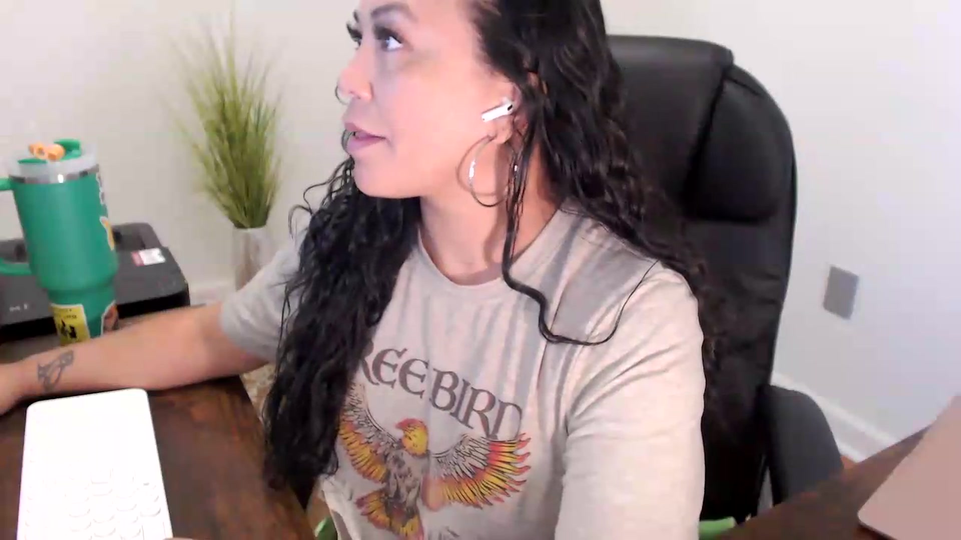 Gallery image thumbnail from MickaylaStar's myfreecams stream on, 07/01/2026, 13:56 image 14 of 20