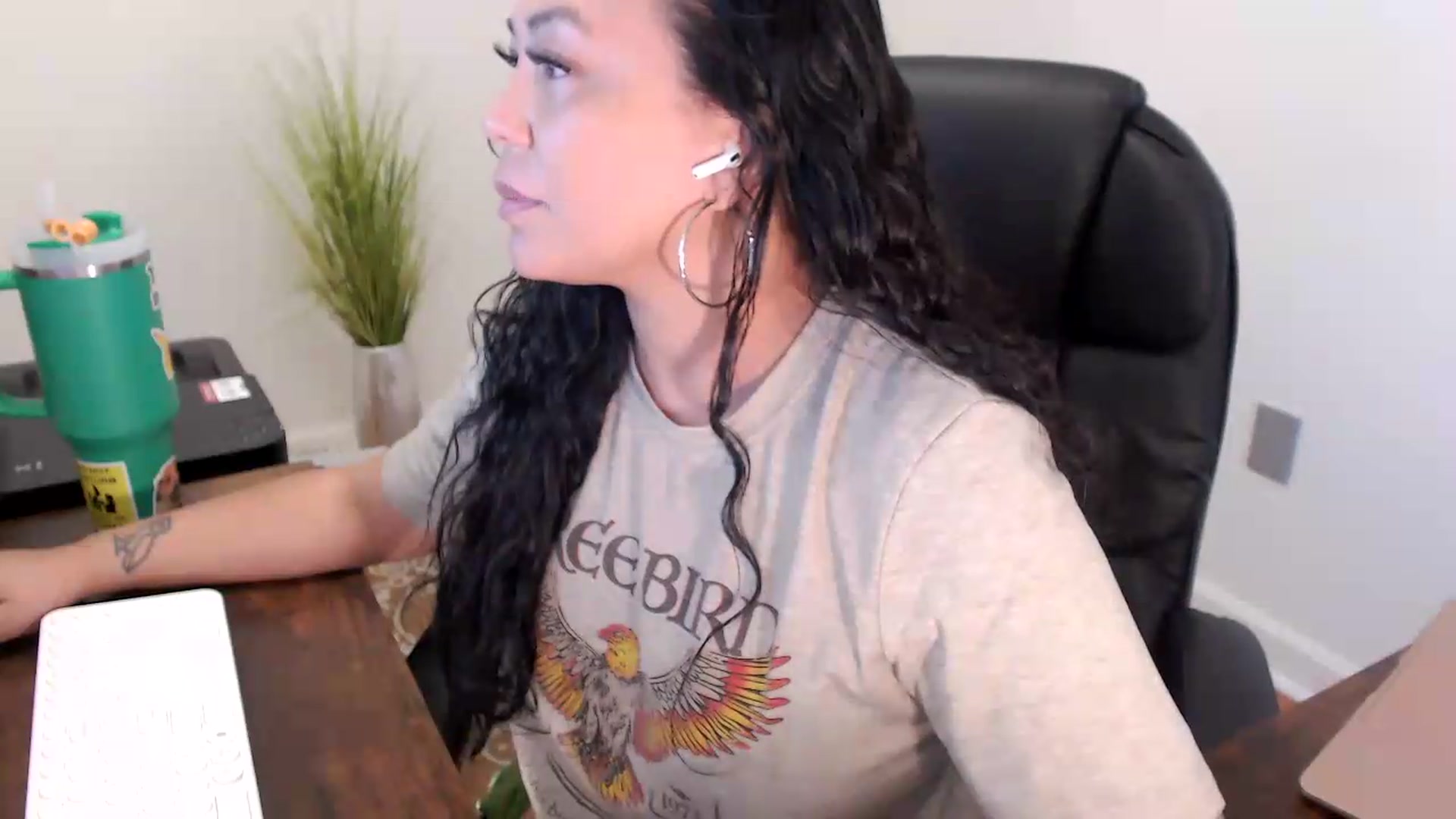Gallery image thumbnail from MickaylaStar's myfreecams stream on, 07/01/2026, 13:56 image 16 of 20