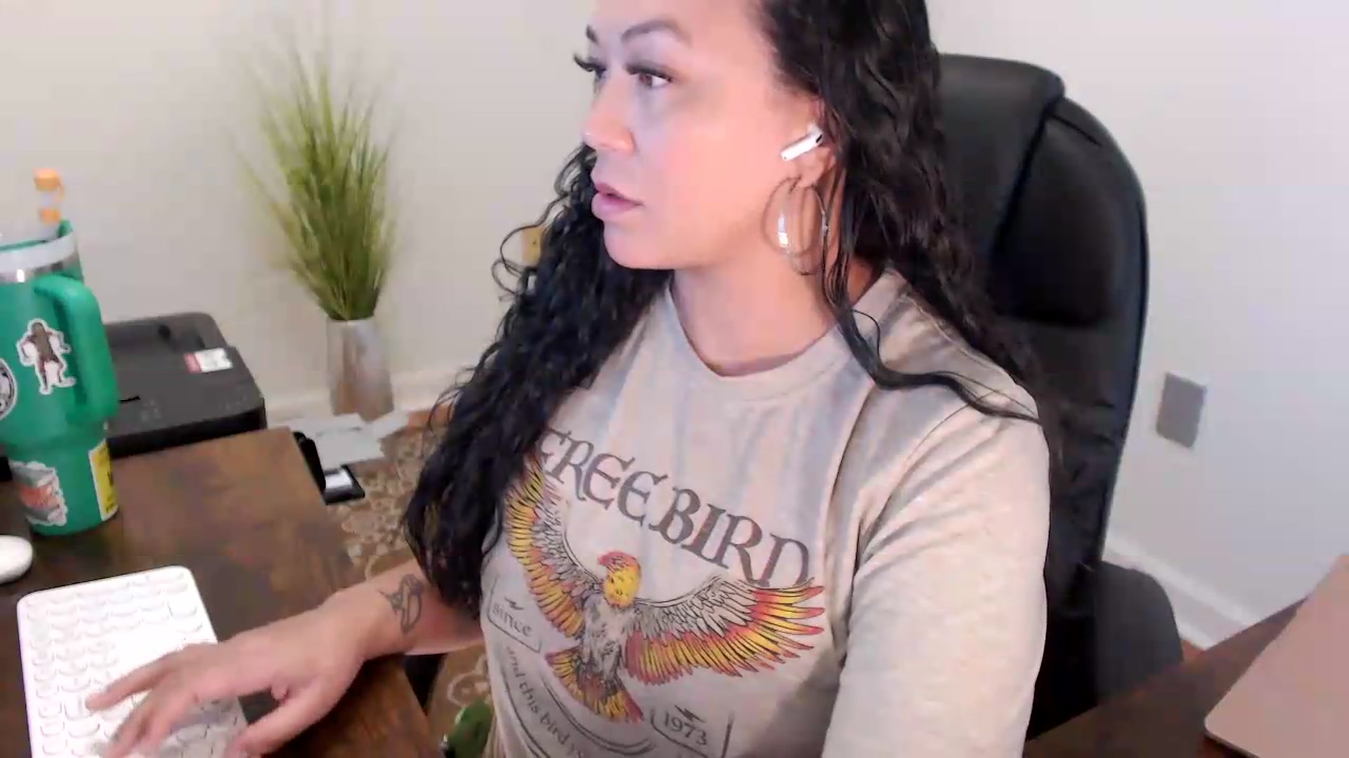 Gallery image thumbnail from MickaylaStar's myfreecams stream on, 07/01/2026, 13:56 image 3 of 20