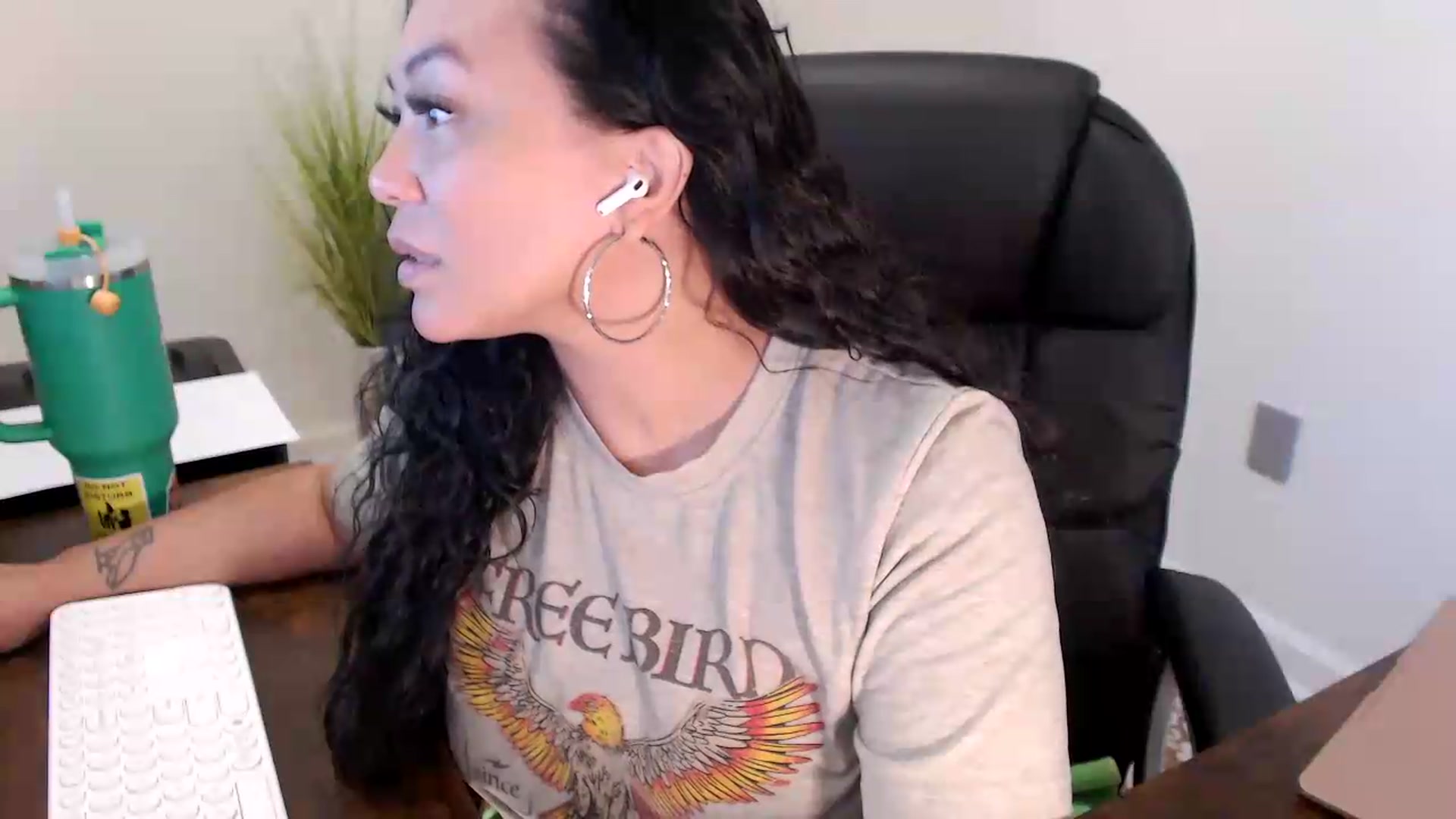 Gallery image thumbnail from MickaylaStar's myfreecams stream on, 07/01/2026, 15:25 image 15 of 20