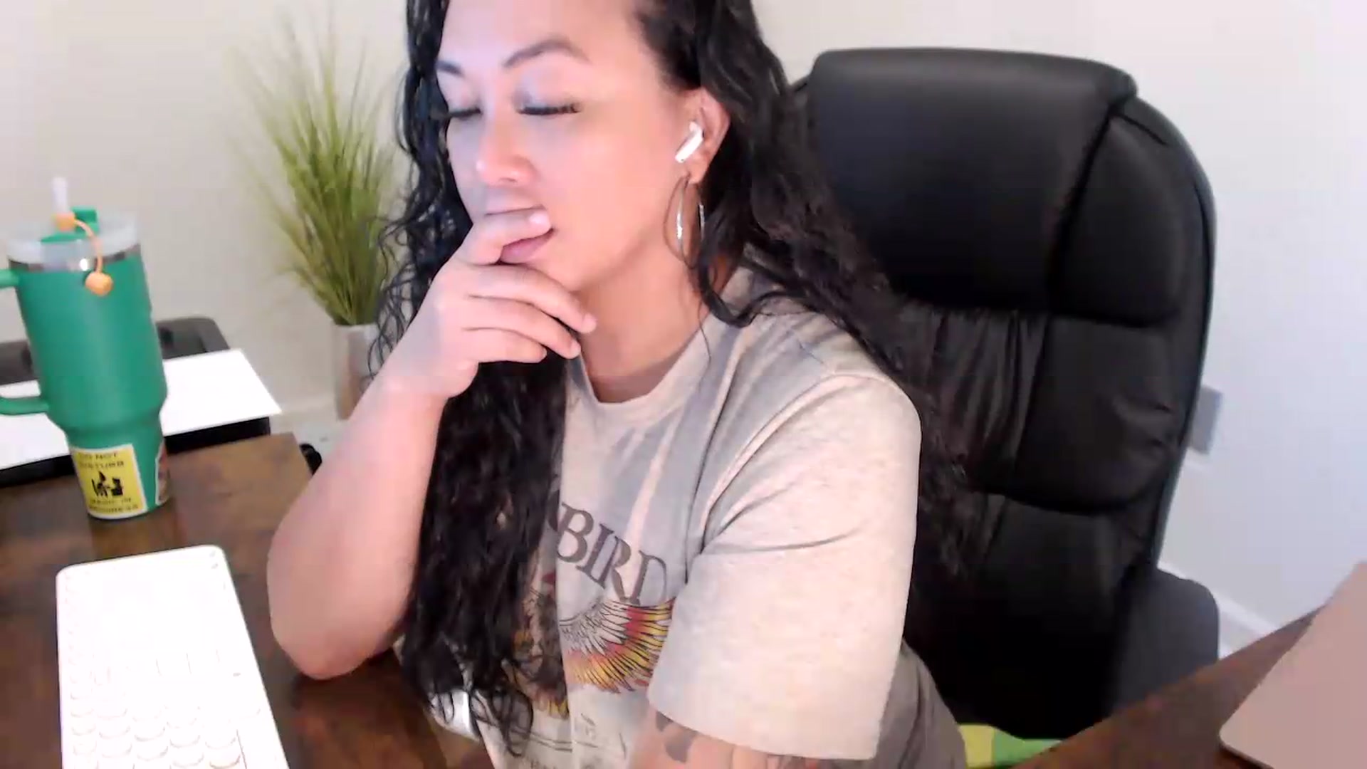 Gallery image thumbnail from MickaylaStar's myfreecams stream on, 07/01/2026, 15:25 image 6 of 20