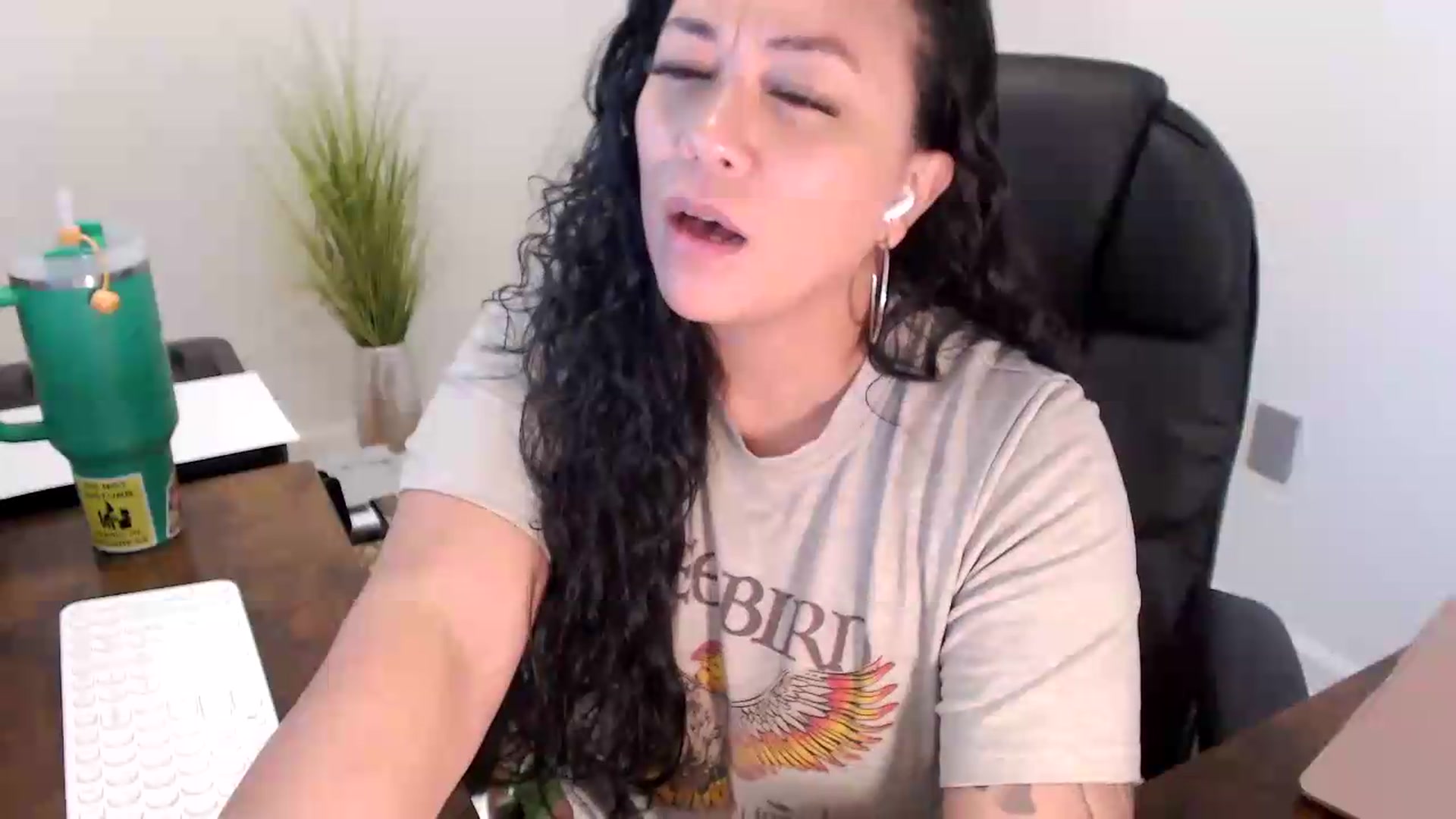 Gallery image thumbnail from MickaylaStar's myfreecams stream on, 07/01/2026, 15:25 image 11 of 20