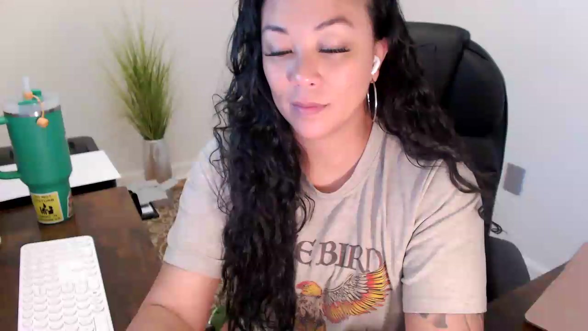Gallery image thumbnail from MickaylaStar's myfreecams stream on, 07/01/2026, 15:49 image 10 of 20