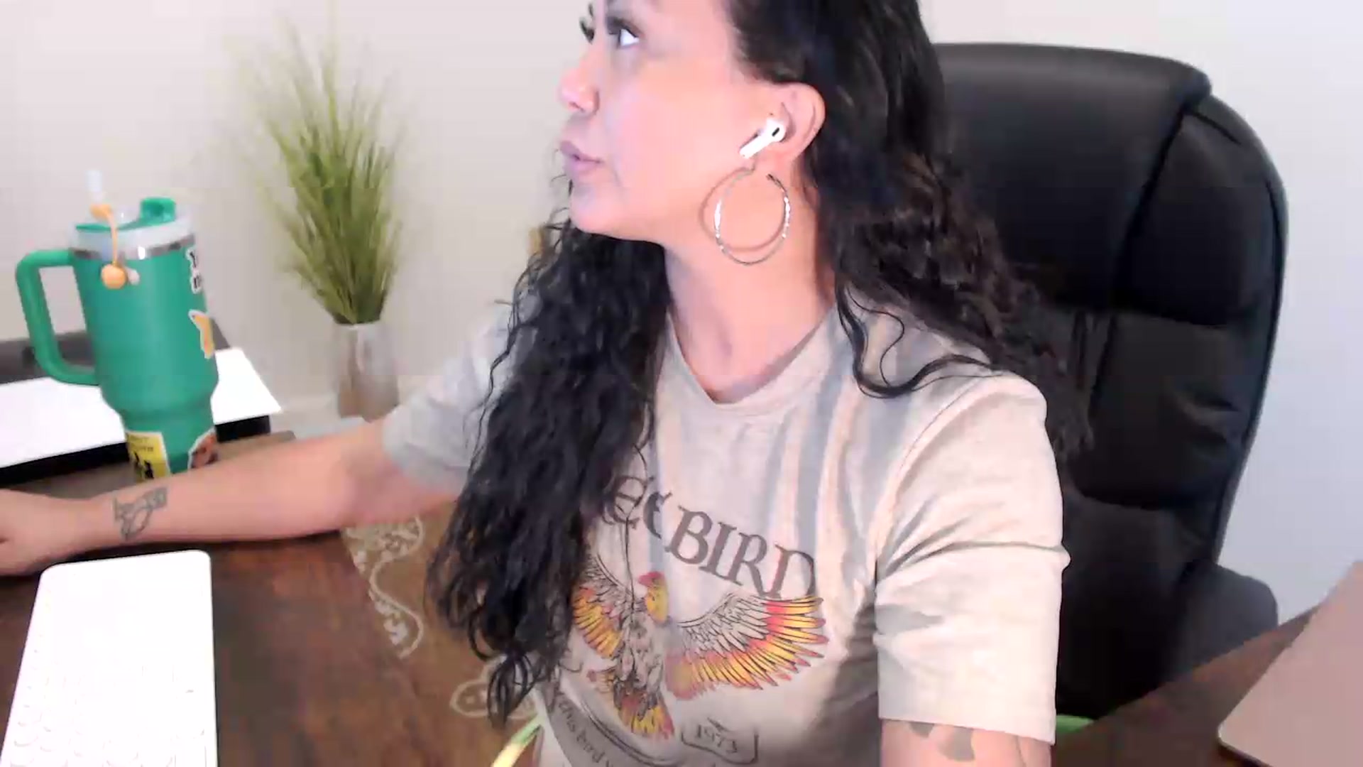 Gallery image thumbnail from MickaylaStar's myfreecams stream on, 07/01/2026, 16:48 image 16 of 20