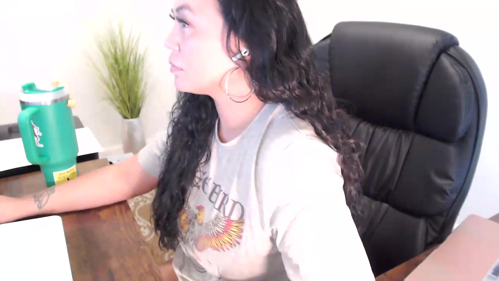 Gallery image thumbnail from MickaylaStar's myfreecams stream on, 07/01/2026, 17:18 image 18 of 20
