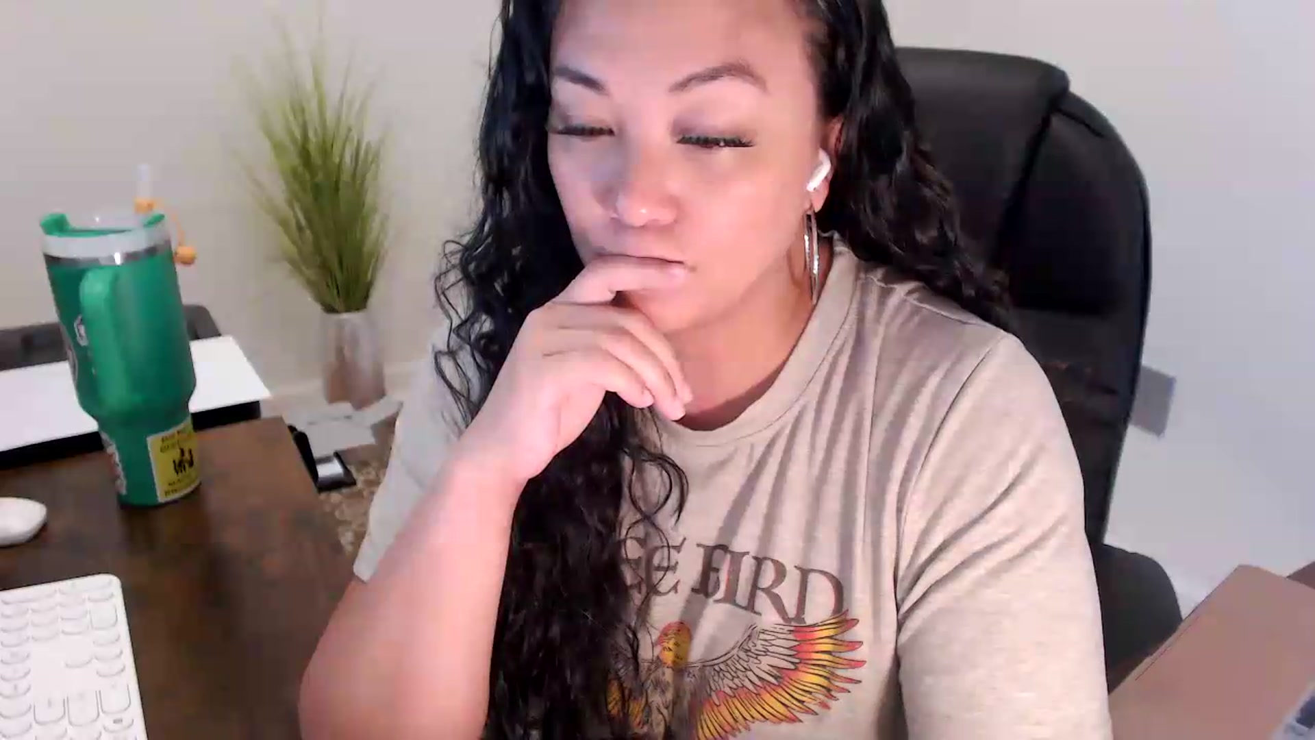 Gallery image thumbnail from MickaylaStar's myfreecams stream on, 07/01/2026, 17:18 image 3 of 20