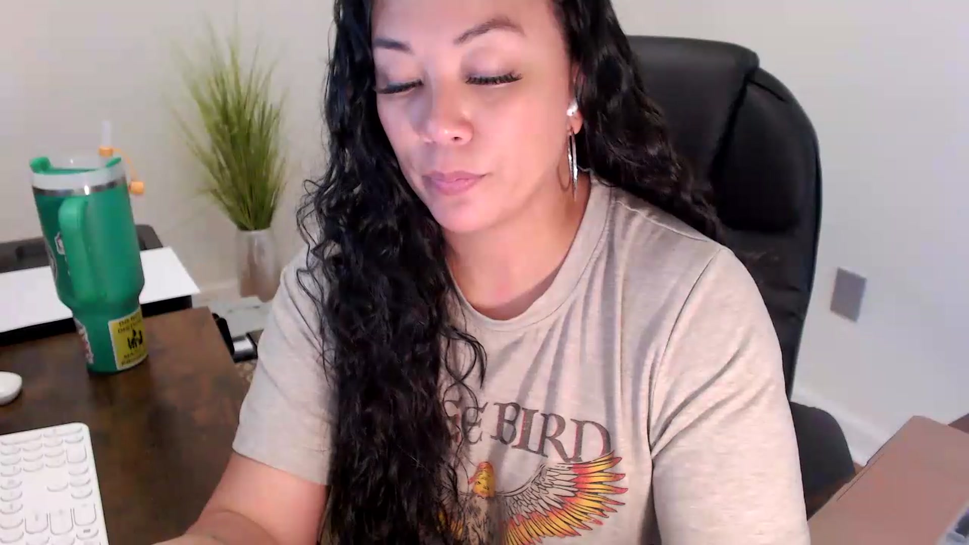 Gallery image thumbnail from MickaylaStar's myfreecams stream on, 07/01/2026, 17:18 image 6 of 20