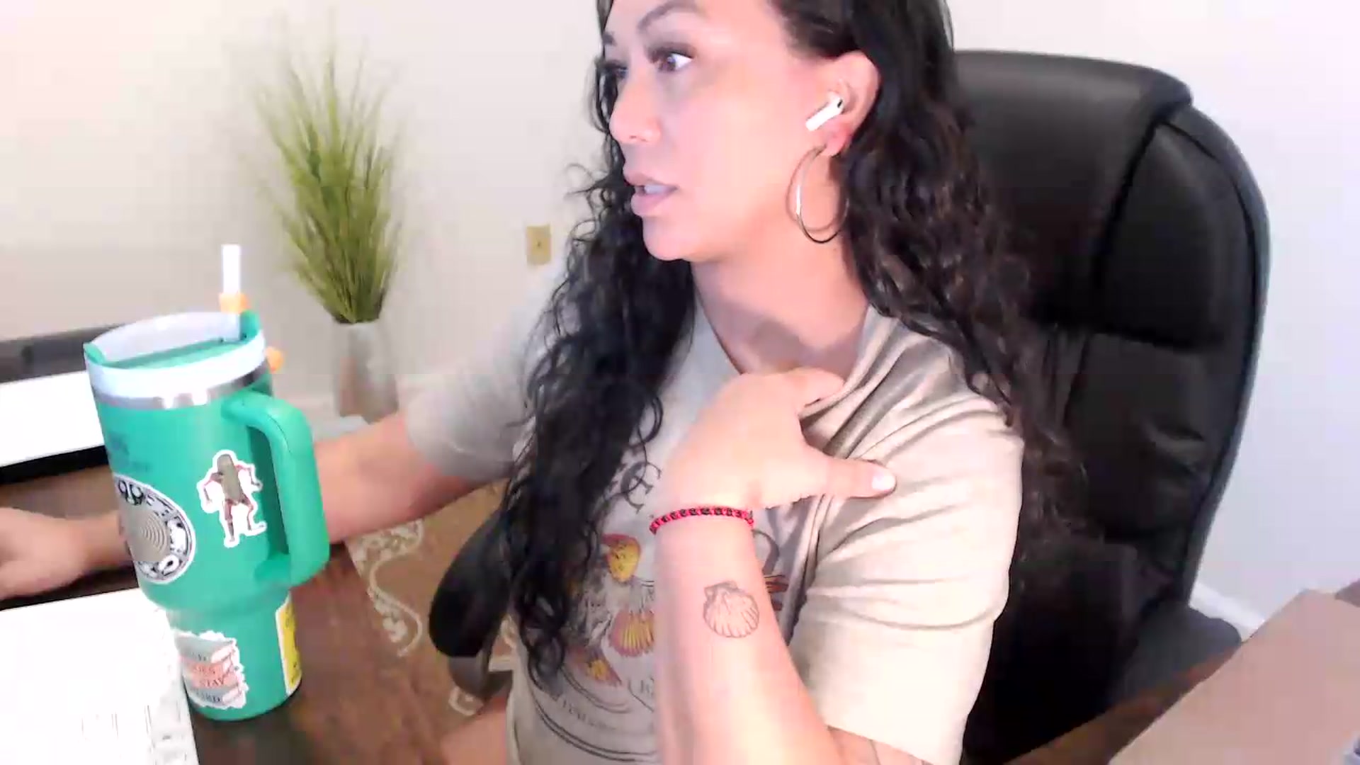 Gallery image thumbnail from MickaylaStar's myfreecams stream on, 07/01/2026, 17:50 image 12 of 20