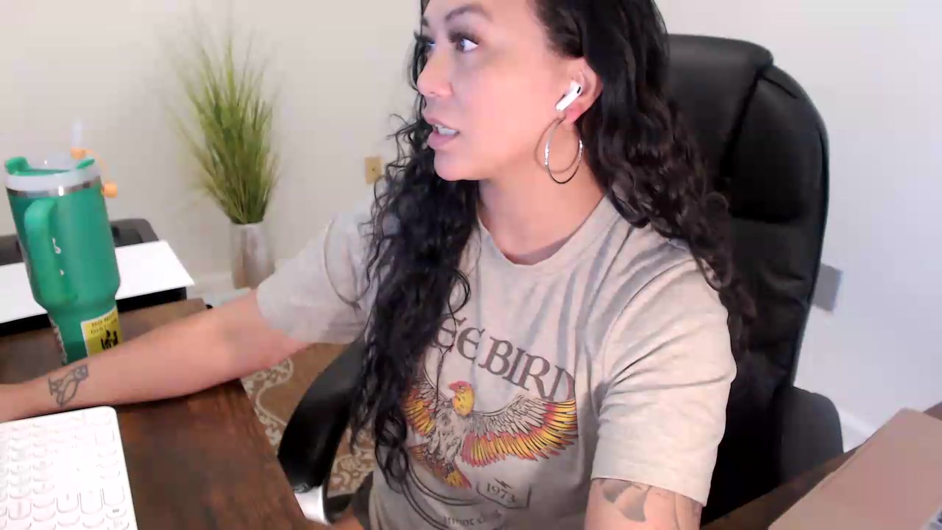 Gallery image thumbnail from MickaylaStar's myfreecams stream on, 07/01/2026, 17:50 image 4 of 20