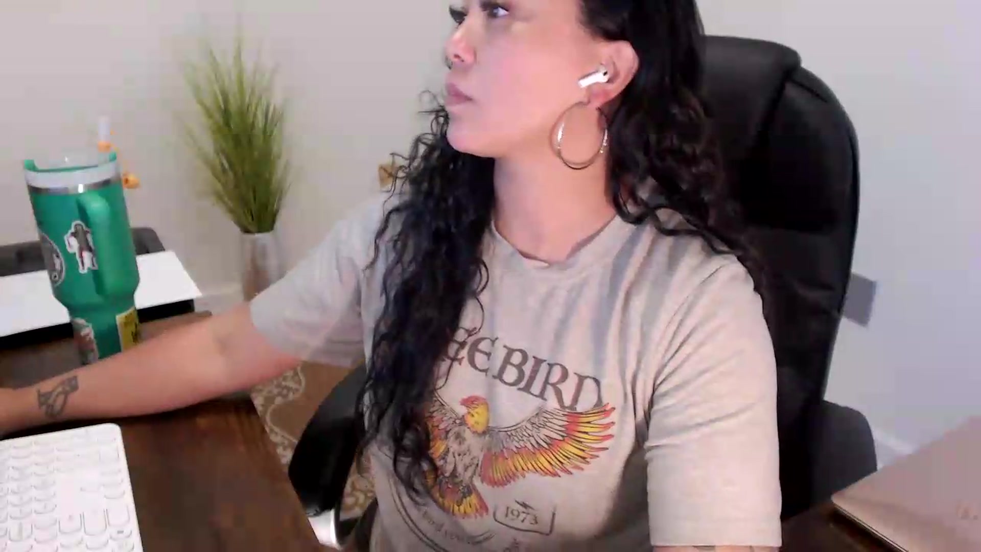 Gallery image thumbnail from MickaylaStar's myfreecams stream on, 07/01/2026, 17:50 image 15 of 20