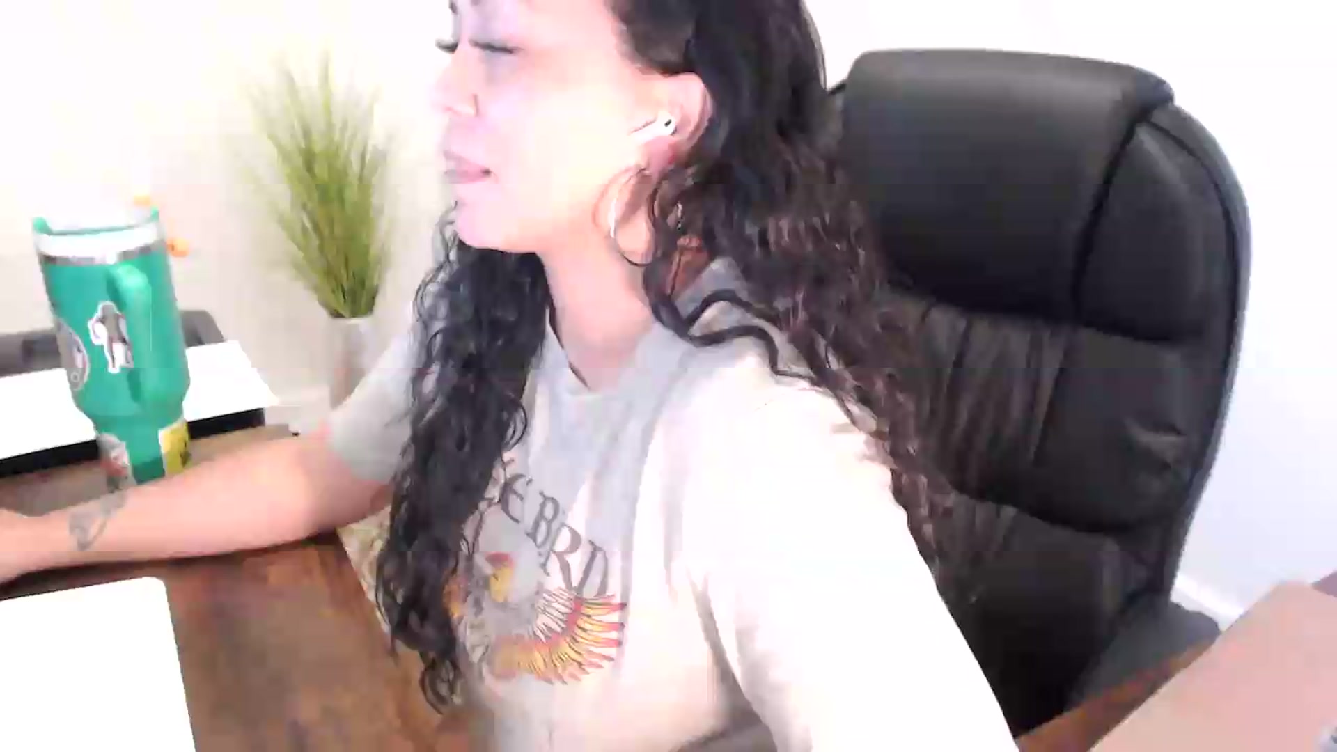 Gallery image thumbnail from MickaylaStar's myfreecams stream on, 07/01/2026, 17:50 image 14 of 20