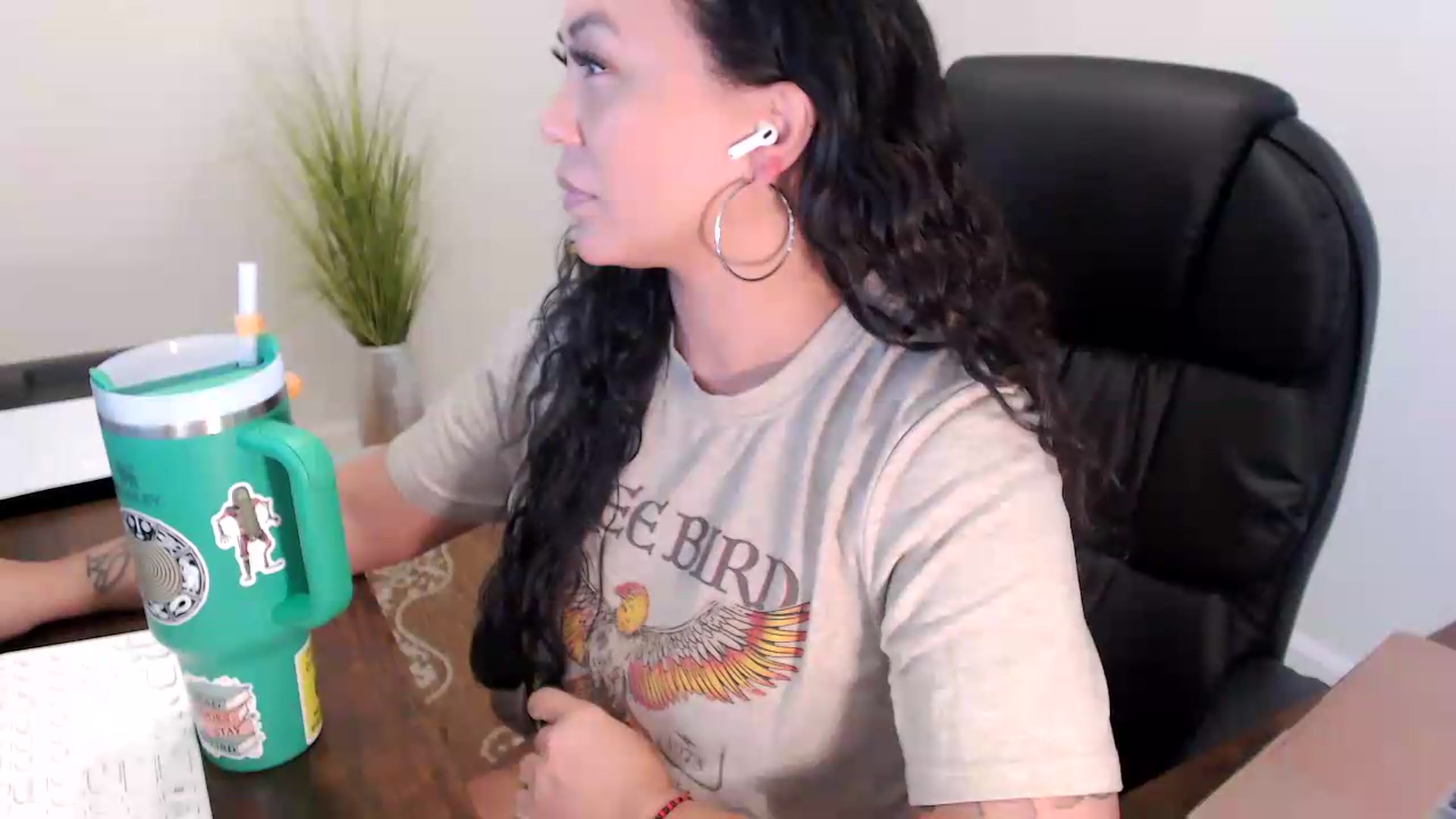 Gallery image thumbnail from MickaylaStar's myfreecams stream on, 07/01/2026, 17:50 image 11 of 20