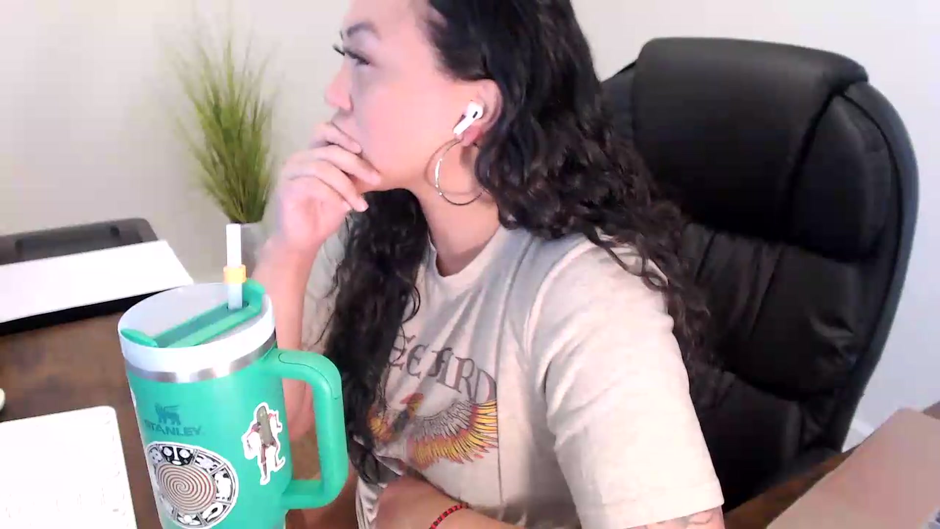 Gallery image thumbnail from MickaylaStar's myfreecams stream on, 07/01/2026, 17:50 image 9 of 20