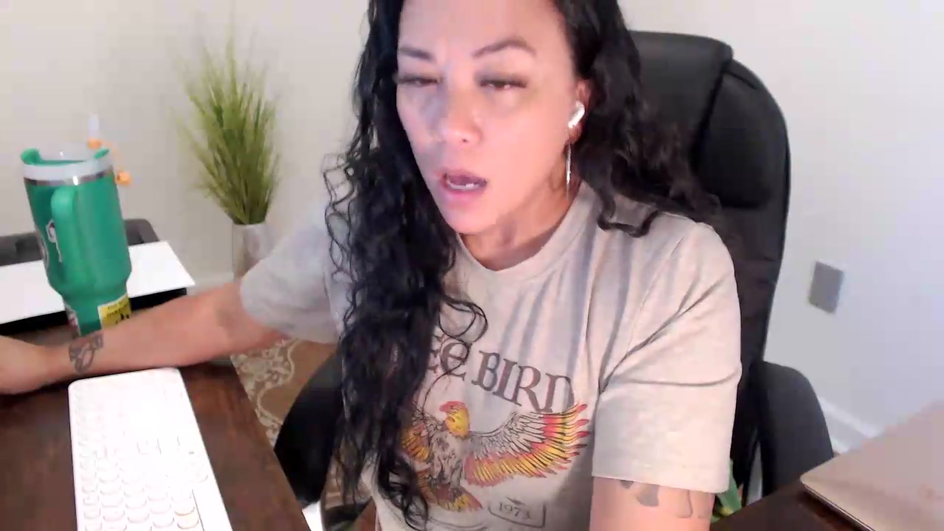 Gallery image thumbnail from MickaylaStar's myfreecams stream on, 07/01/2026, 18:21 image 18 of 20