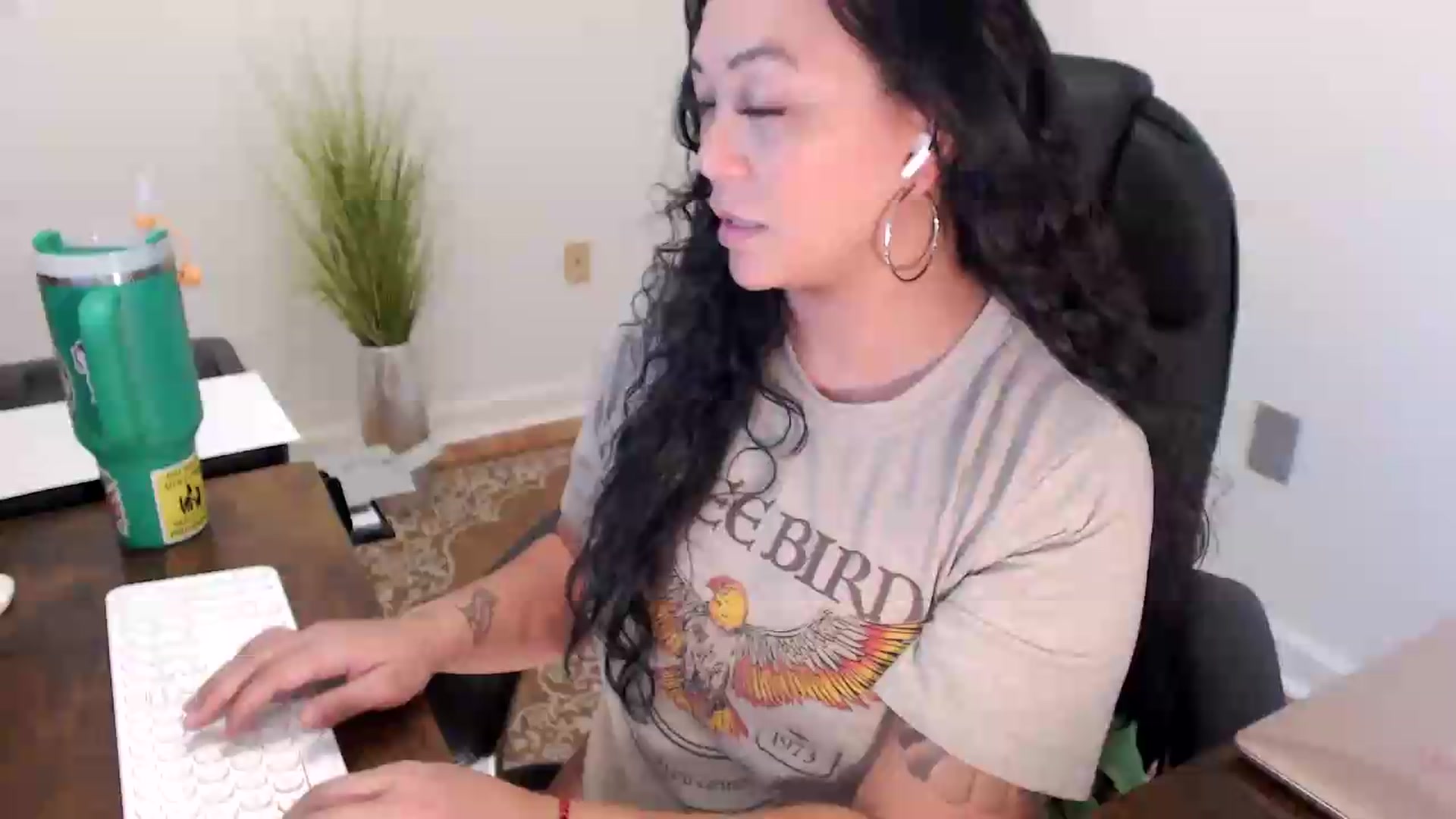 Gallery image thumbnail from MickaylaStar's myfreecams stream on, 07/01/2026, 18:21 image 12 of 20