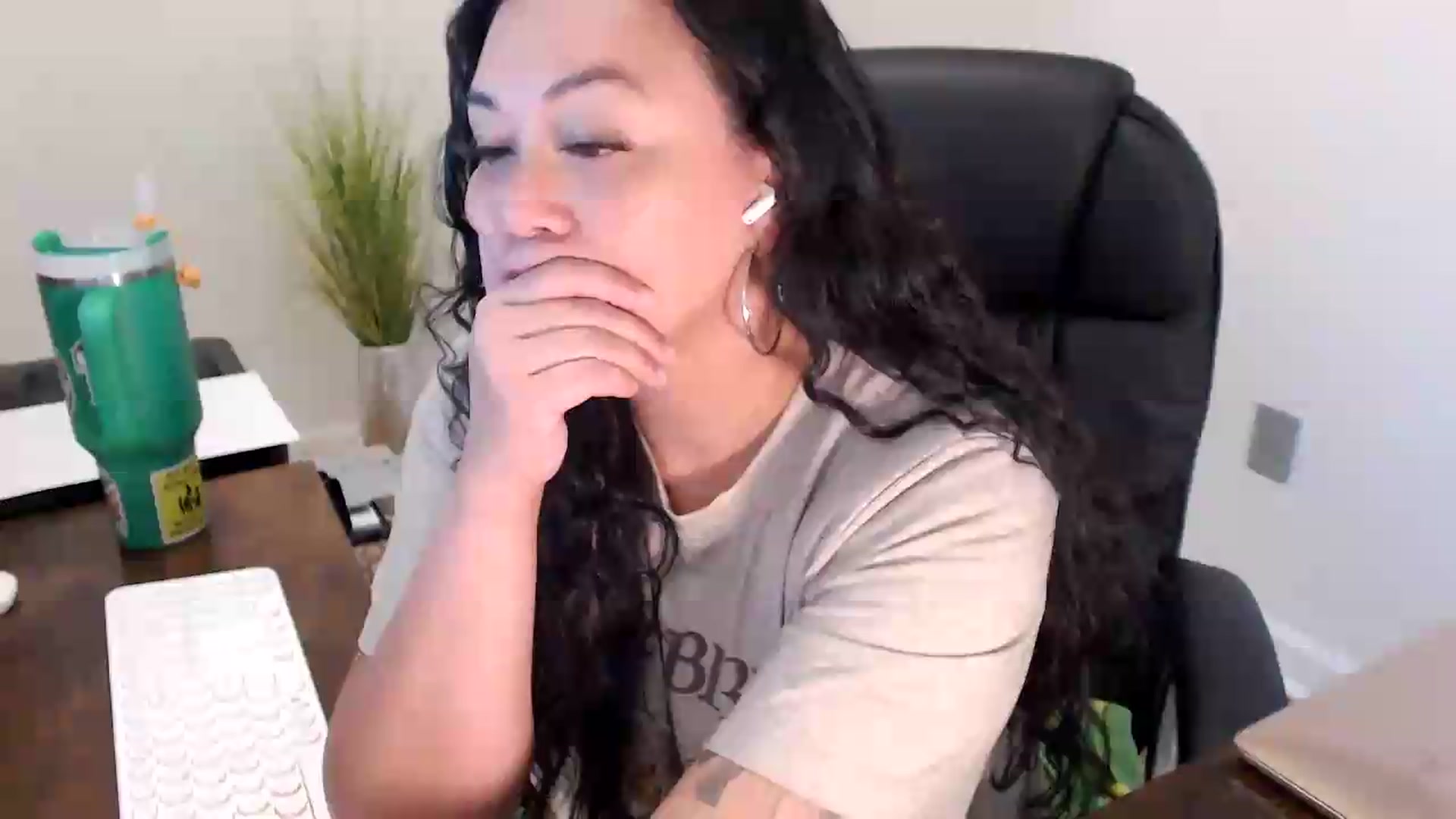 Gallery image thumbnail from MickaylaStar's myfreecams stream on, 07/01/2026, 18:21 image 16 of 20