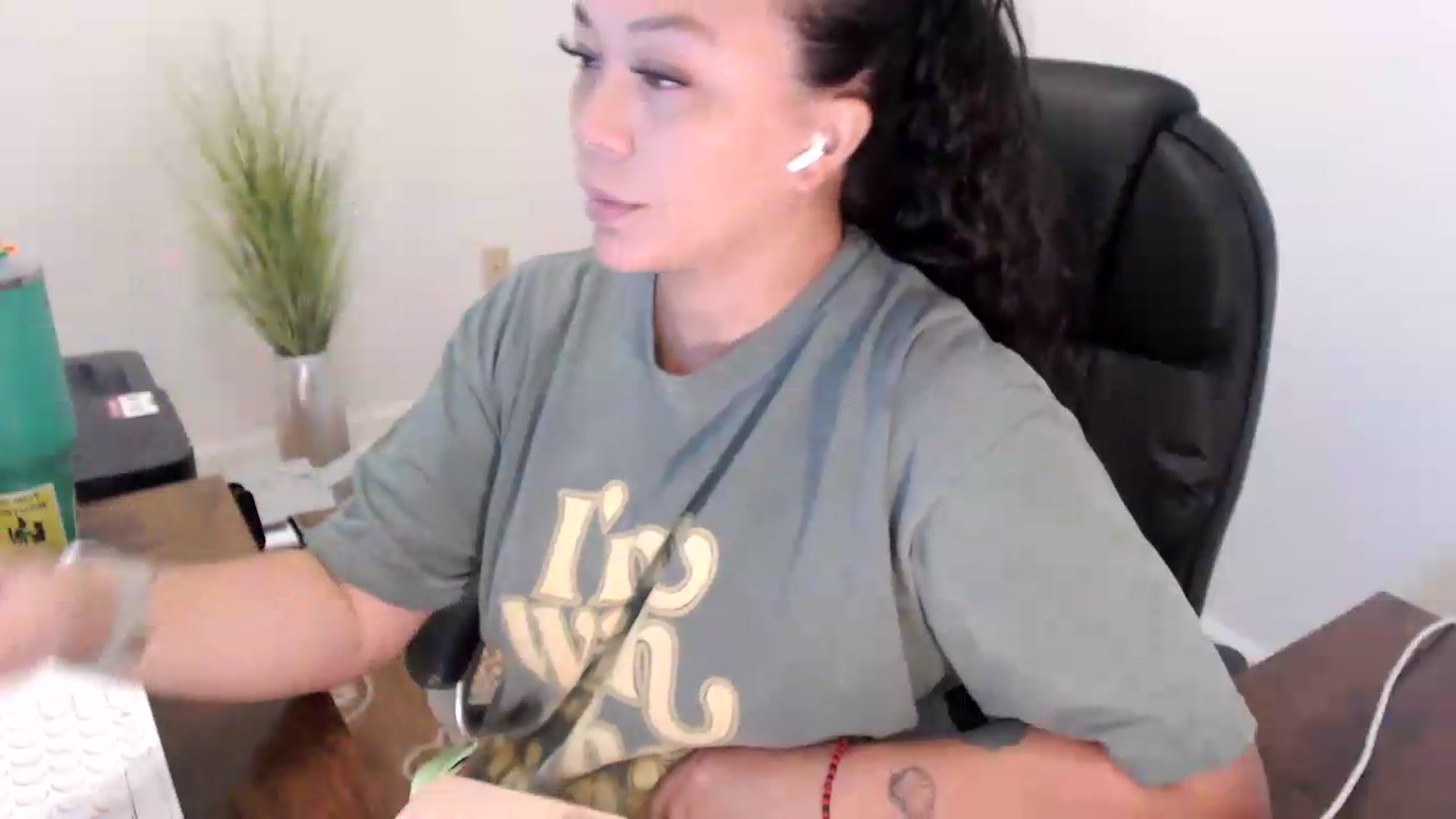 Gallery image thumbnail from MickaylaStar's myfreecams stream on, 07/03/2026, 15:12 image 6 of 20