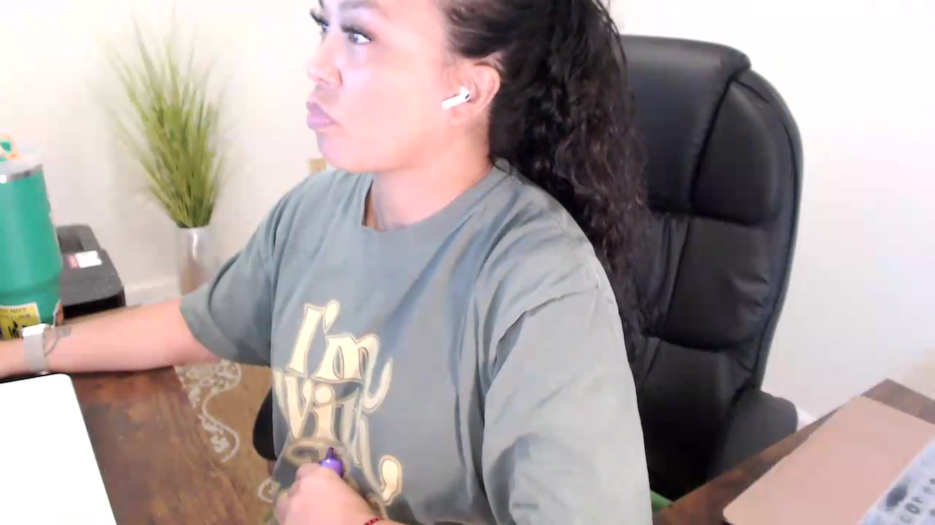 Gallery image thumbnail from MickaylaStar's myfreecams stream on, 07/03/2026, 15:43 image 6 of 20
