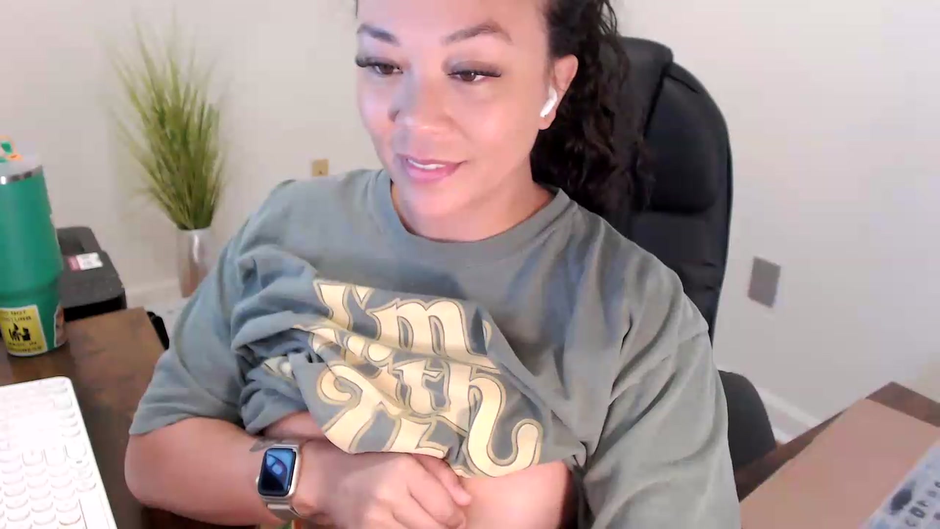 Gallery image thumbnail from MickaylaStar's myfreecams stream on, 07/03/2026, 15:43 image 7 of 20