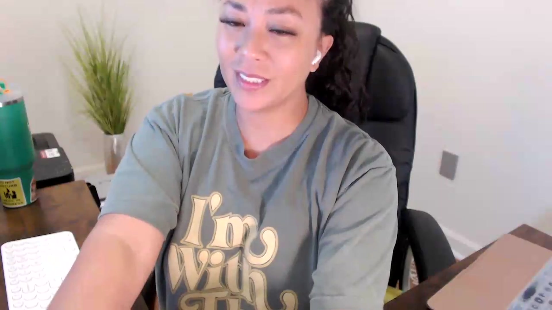 Gallery image thumbnail from MickaylaStar's myfreecams stream on, 07/03/2026, 15:43 image 14 of 20
