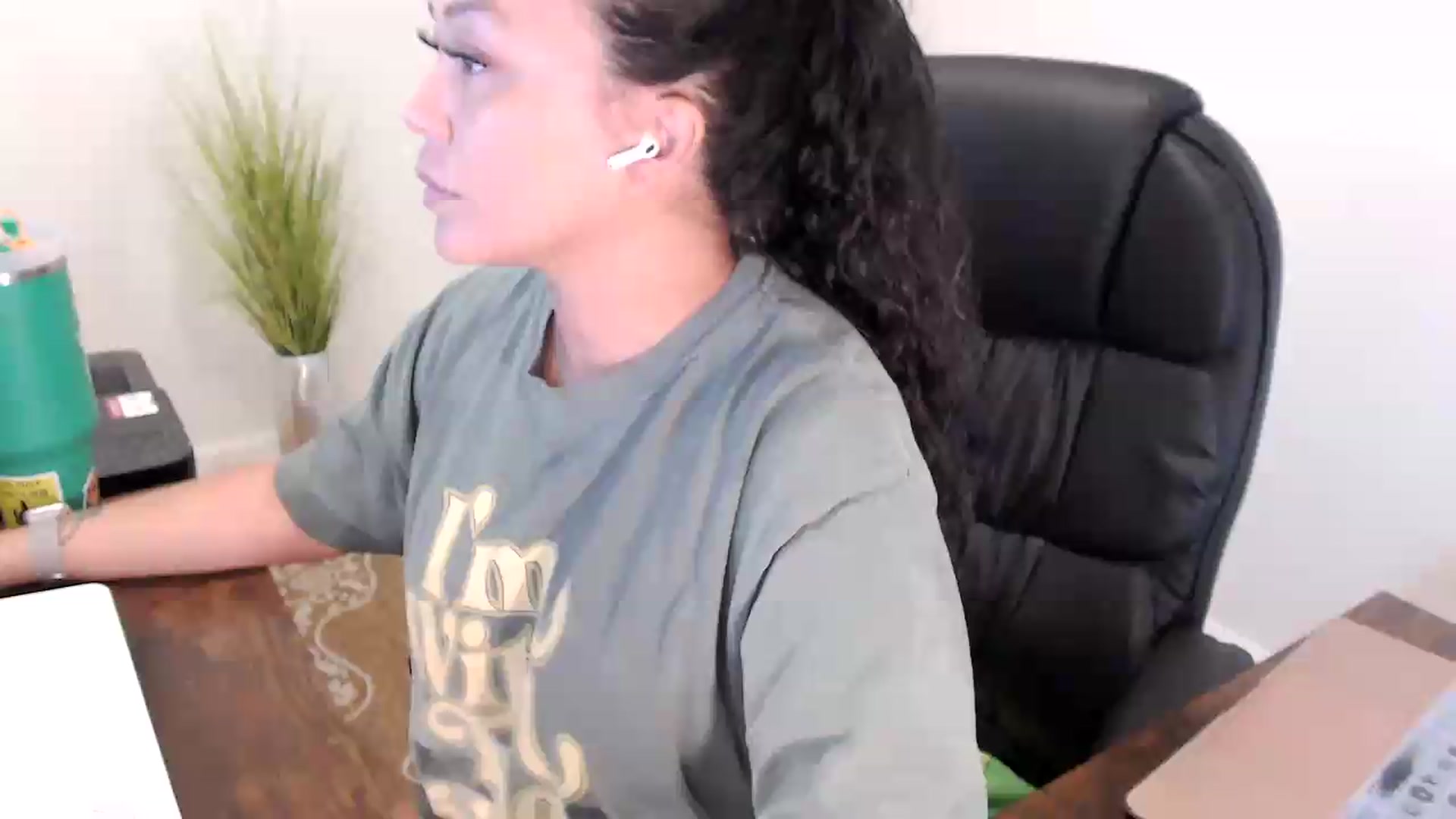 Gallery image thumbnail from MickaylaStar's myfreecams stream on, 07/03/2026, 15:43 image 1 of 20