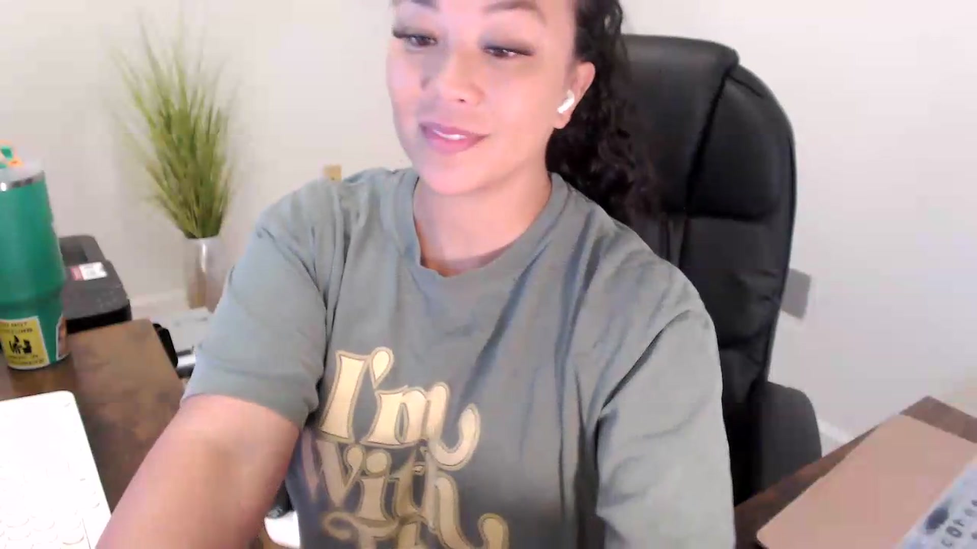 Gallery image thumbnail from MickaylaStar's myfreecams stream on, 07/03/2026, 15:43 image 4 of 20