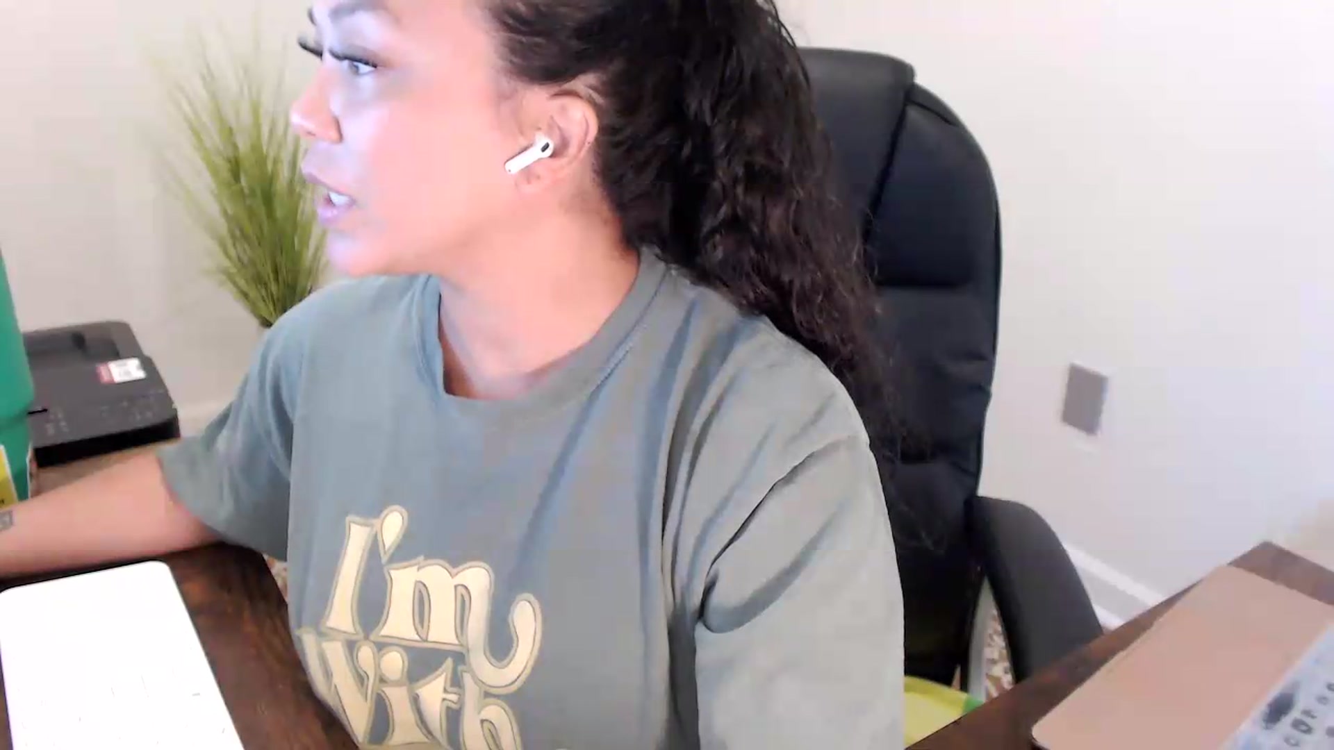 Gallery image thumbnail from MickaylaStar's myfreecams stream on, 07/03/2026, 16:21 image 3 of 20