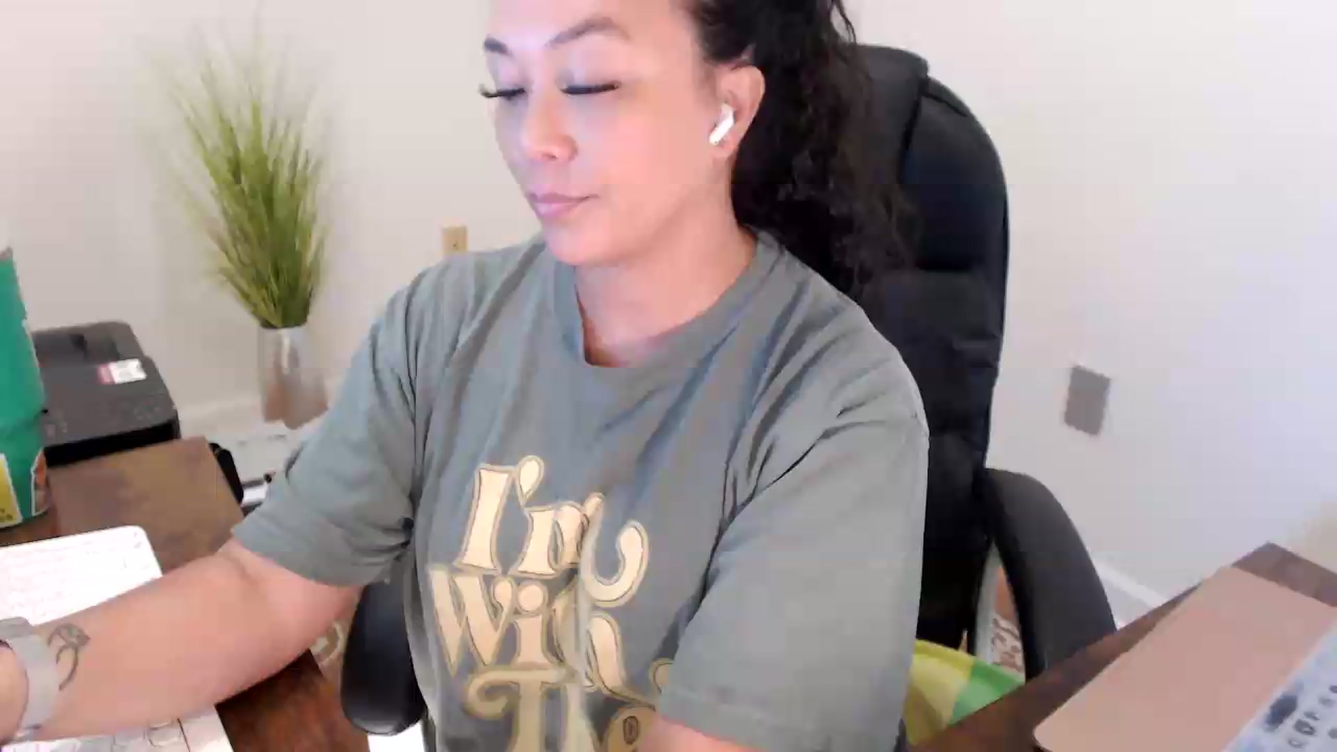 Gallery image thumbnail from MickaylaStar's myfreecams stream on, 07/03/2026, 16:21 image 10 of 20