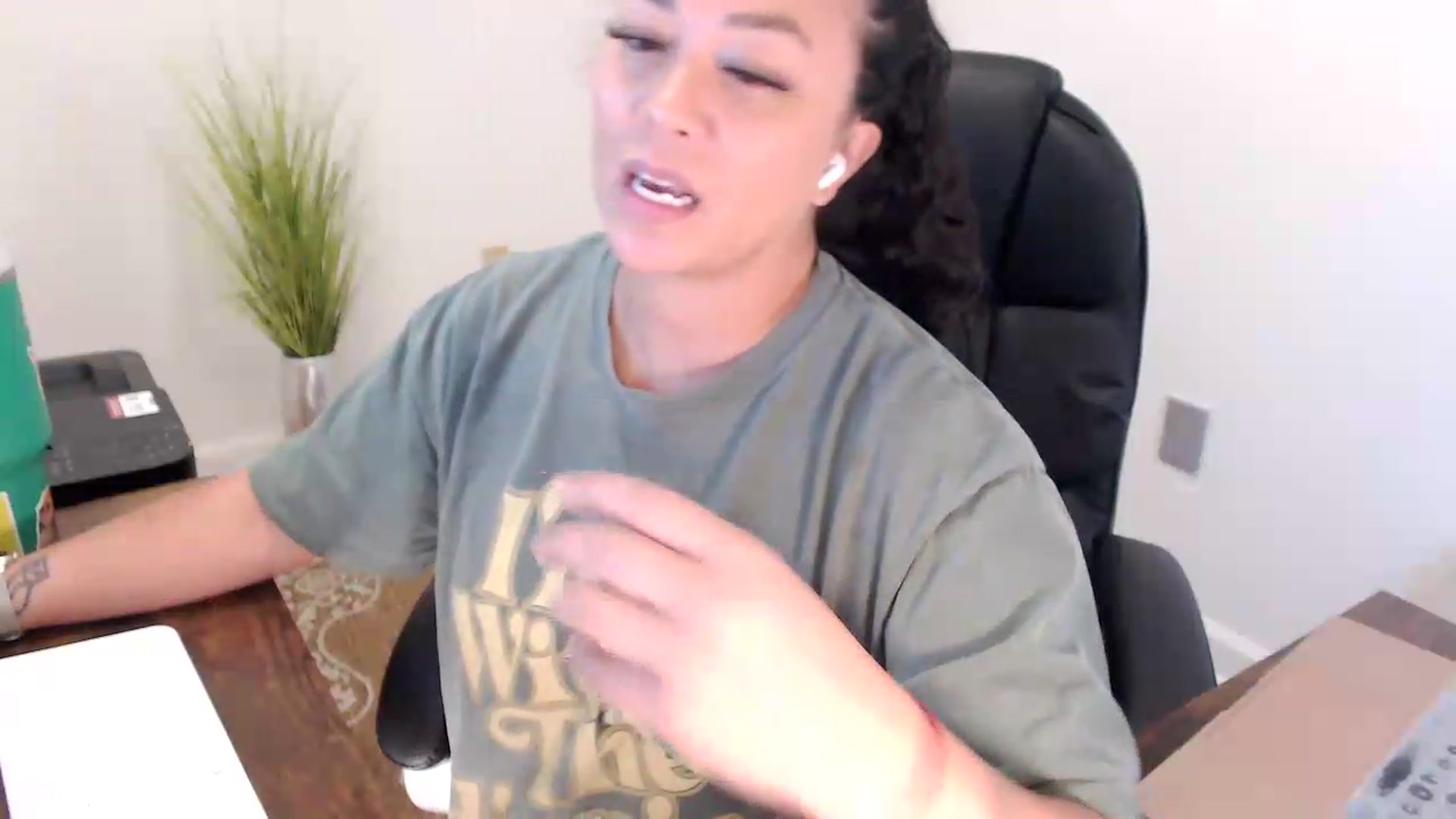 Gallery image thumbnail from MickaylaStar's myfreecams stream on, 07/03/2026, 16:21 image 15 of 20