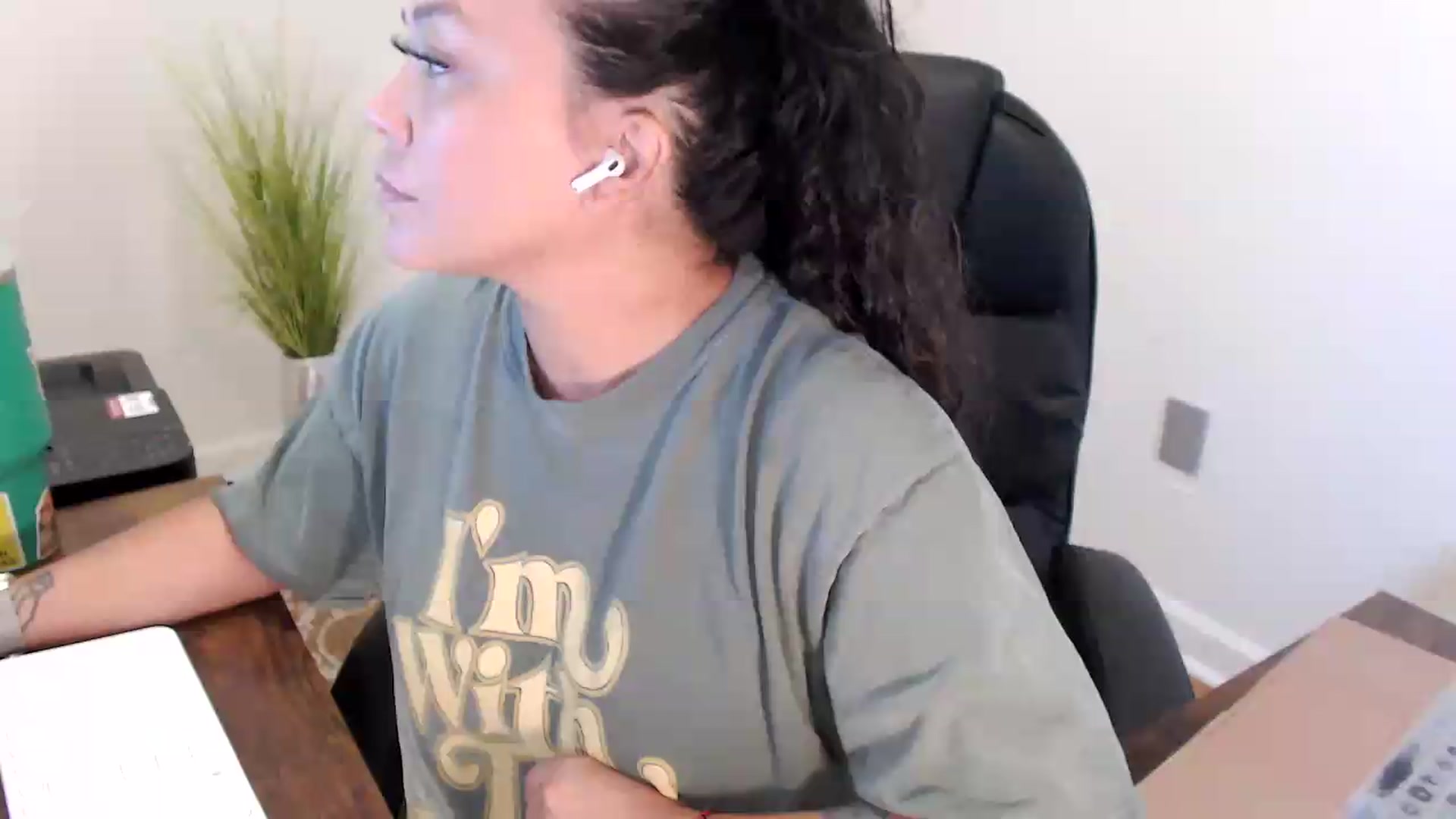 Gallery image thumbnail from MickaylaStar's myfreecams stream on, 07/03/2026, 16:21 image 18 of 20