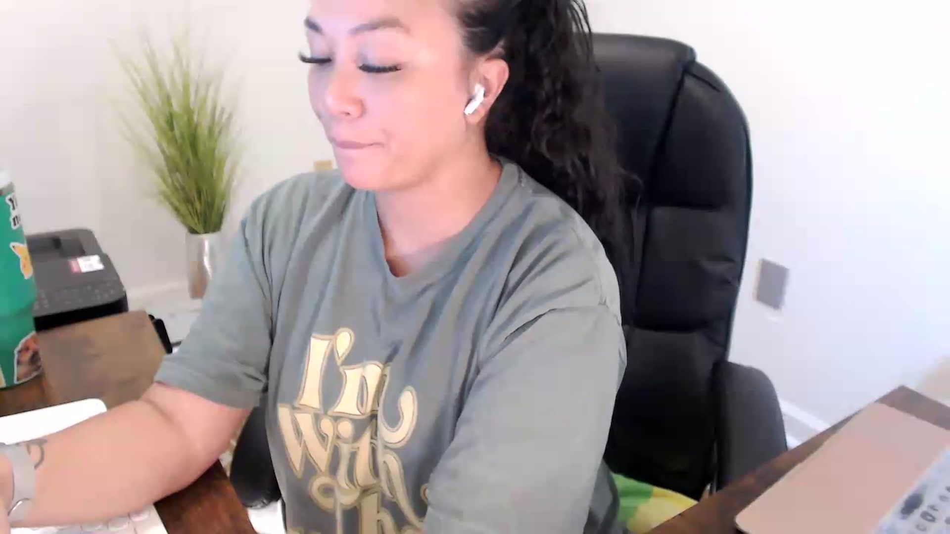 Gallery image thumbnail from MickaylaStar's myfreecams stream on, 07/03/2026, 17:16 image 20 of 20