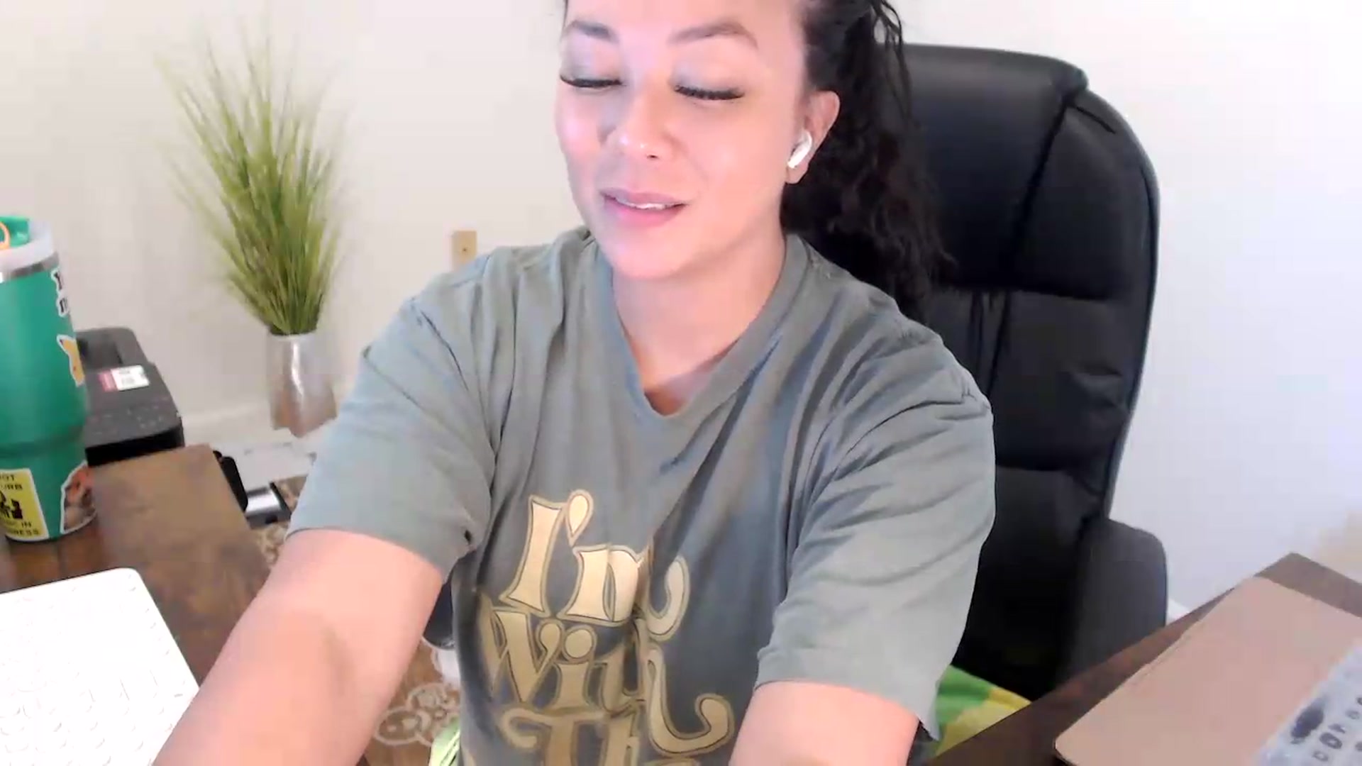 Gallery image thumbnail from MickaylaStar's myfreecams stream on, 07/03/2026, 17:16 image 6 of 20