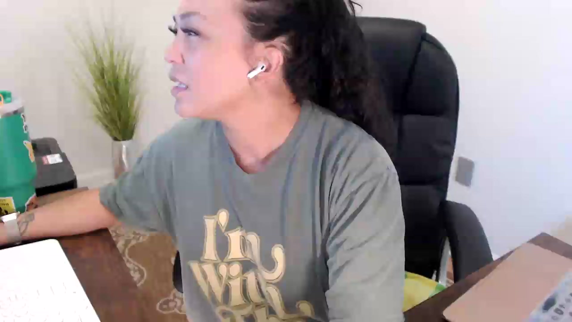Gallery image thumbnail from MickaylaStar's myfreecams stream on, 07/03/2026, 17:16 image 12 of 20