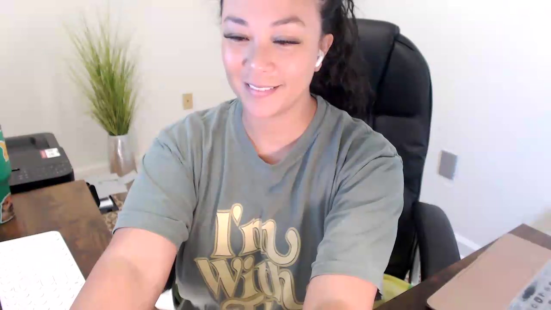 Gallery image thumbnail from MickaylaStar's myfreecams stream on, 07/03/2026, 17:16 image 14 of 20