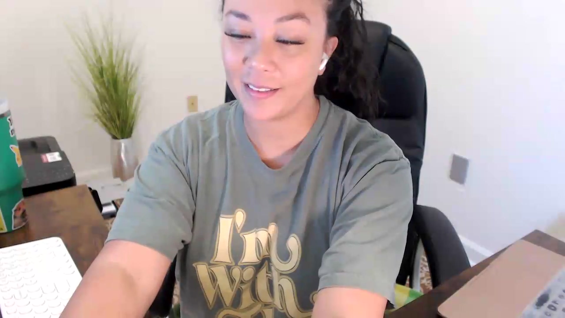 Gallery image thumbnail from MickaylaStar's myfreecams stream on, 07/03/2026, 17:16 image 15 of 20