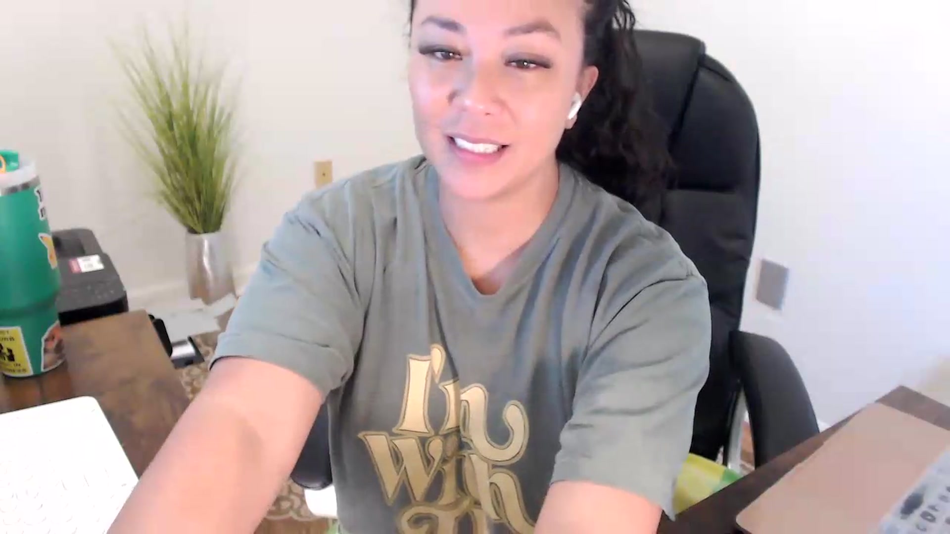 Gallery image thumbnail from MickaylaStar's myfreecams stream on, 07/03/2026, 17:16 image 11 of 20