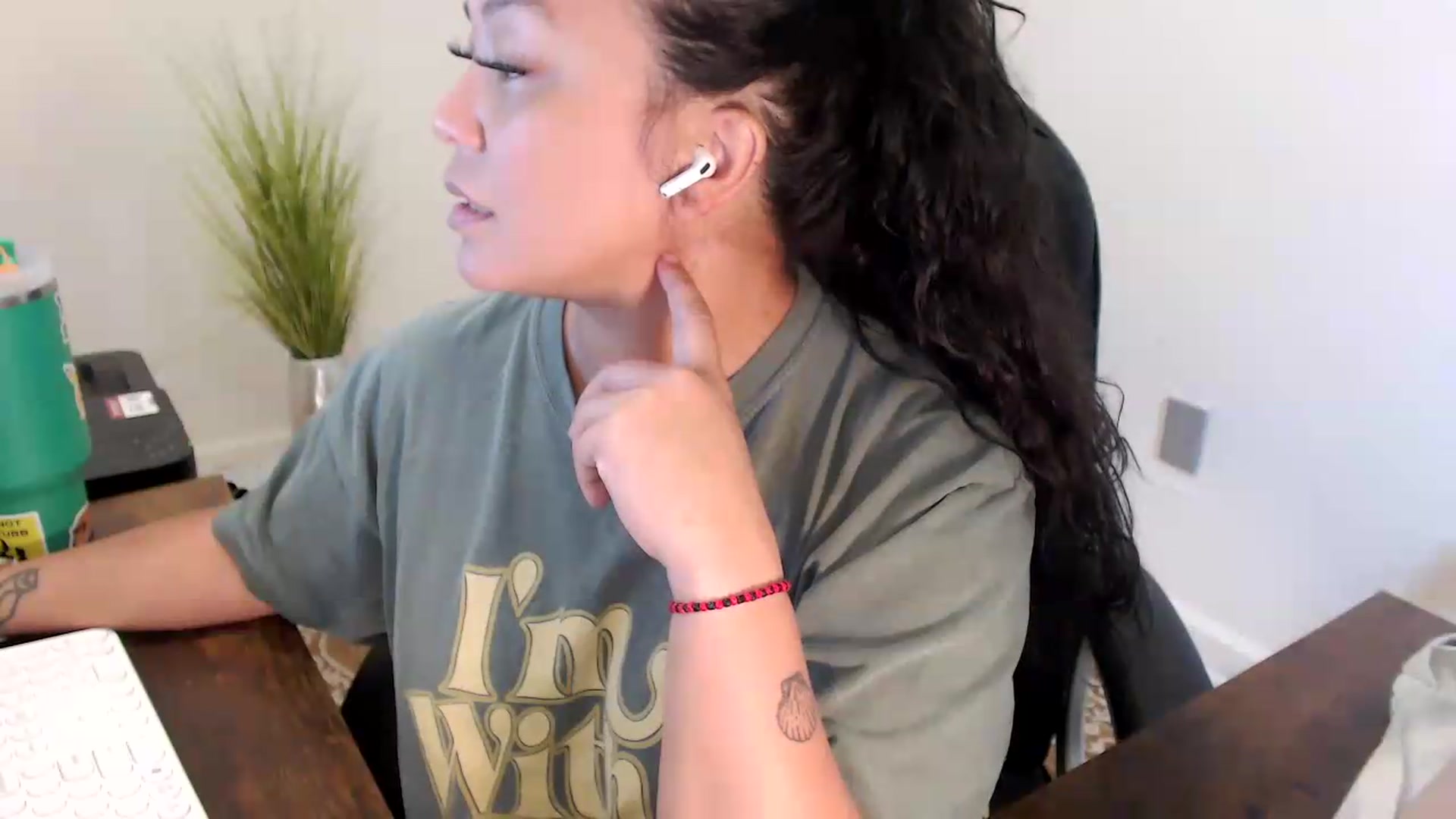 Gallery image thumbnail from MickaylaStar's myfreecams stream on, 07/03/2026, 17:32 image 18 of 20