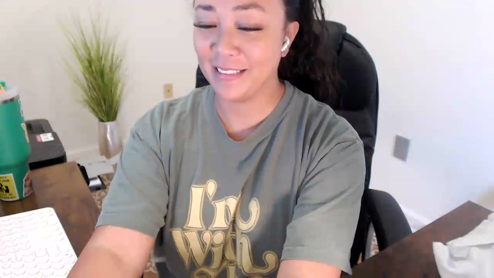 Gallery image thumbnail from MickaylaStar's myfreecams stream on, 07/03/2026, 17:32 image 2 of 20