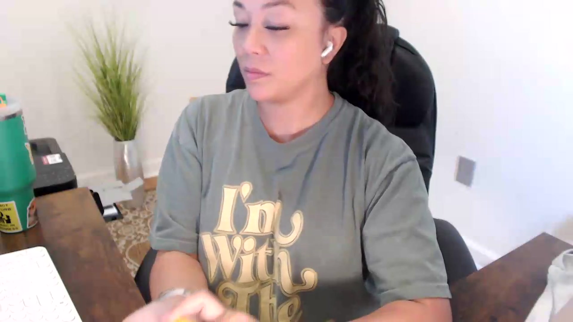 Gallery image thumbnail from MickaylaStar's myfreecams stream on, 07/03/2026, 17:32 image 11 of 20