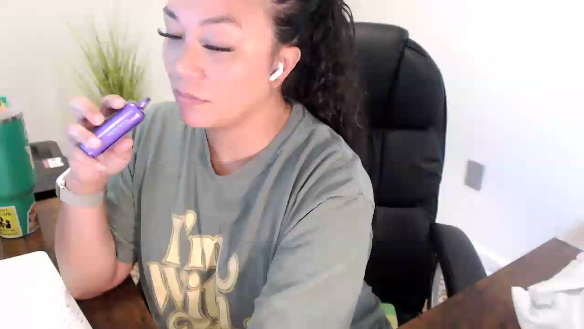 Gallery image thumbnail from MickaylaStar's myfreecams stream on, 07/03/2026, 17:32 image 4 of 20